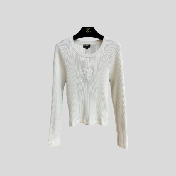 샤넬 하트 스웨터