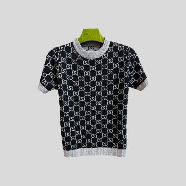 구찌 리버서블 GG 울 자카드 탑