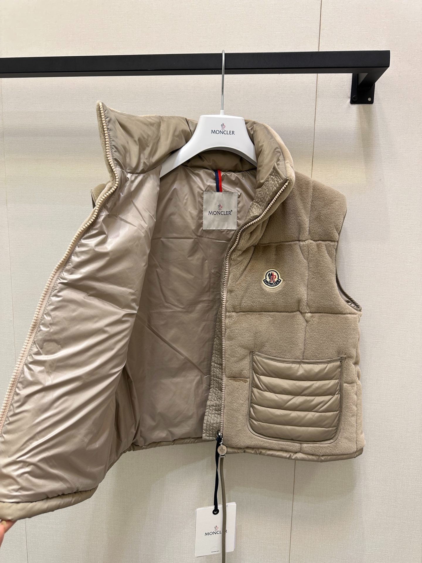 몽*레르 25FW 신상 벨벳 스트링 베스트