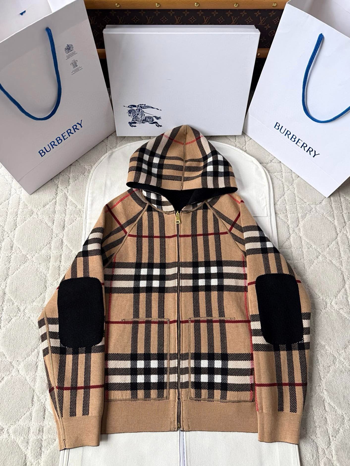 버*리 25FW 리버시블 울코트