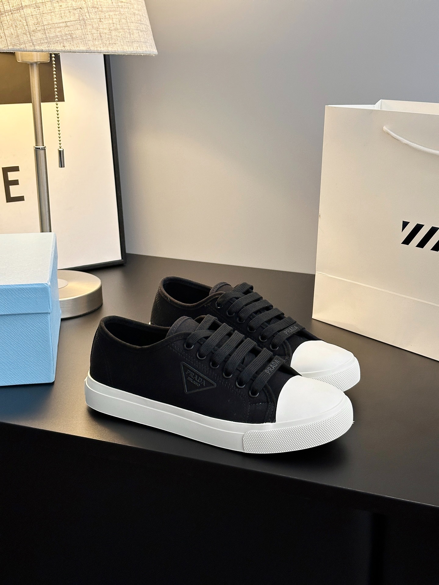 프*다 신상 스니커즈