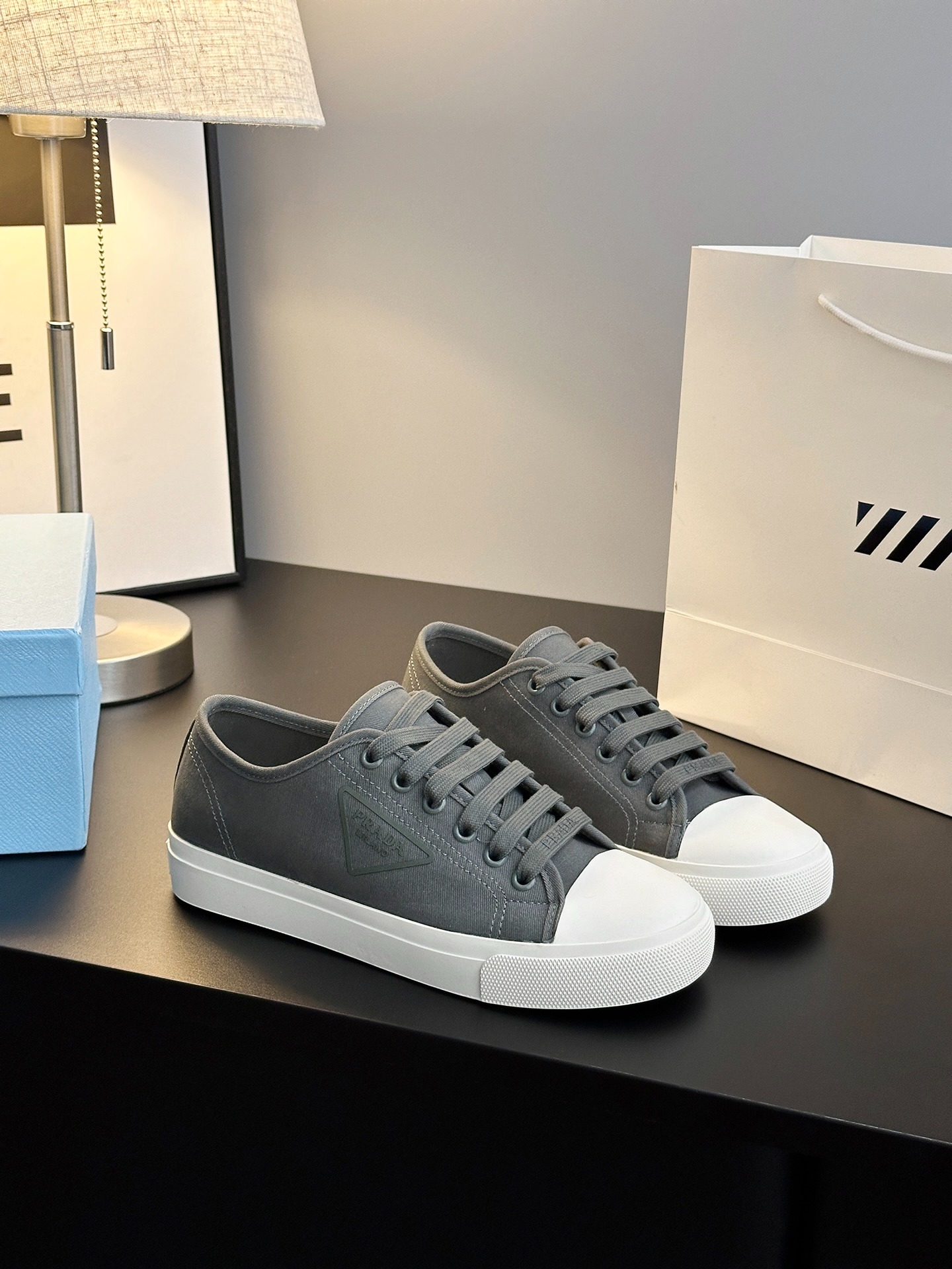 프*다 신상 스니커즈