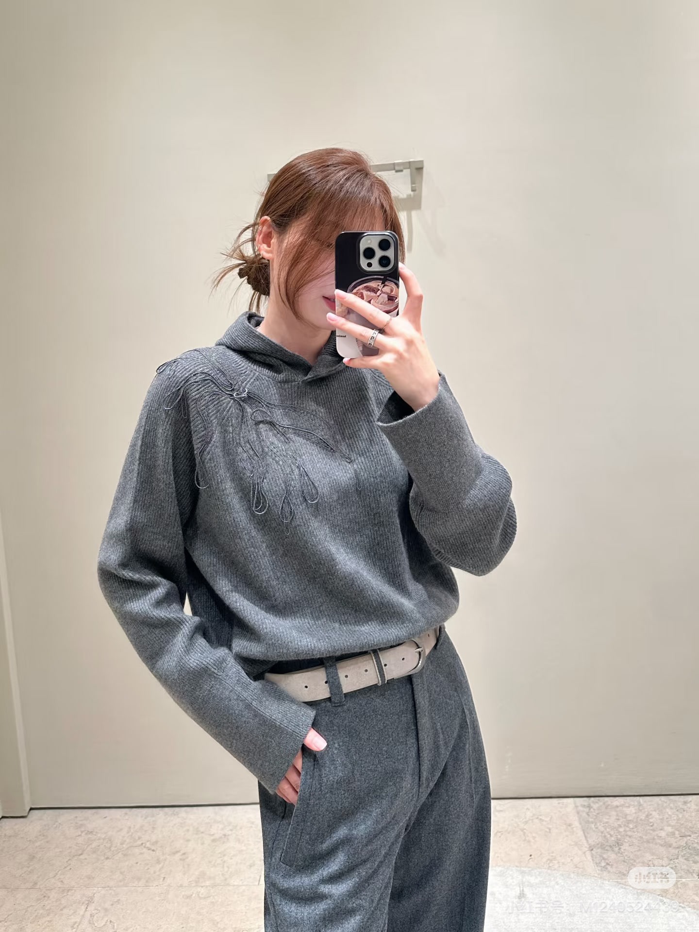 브*넬로쿠치넬리 자수 장식 후드 스웨터