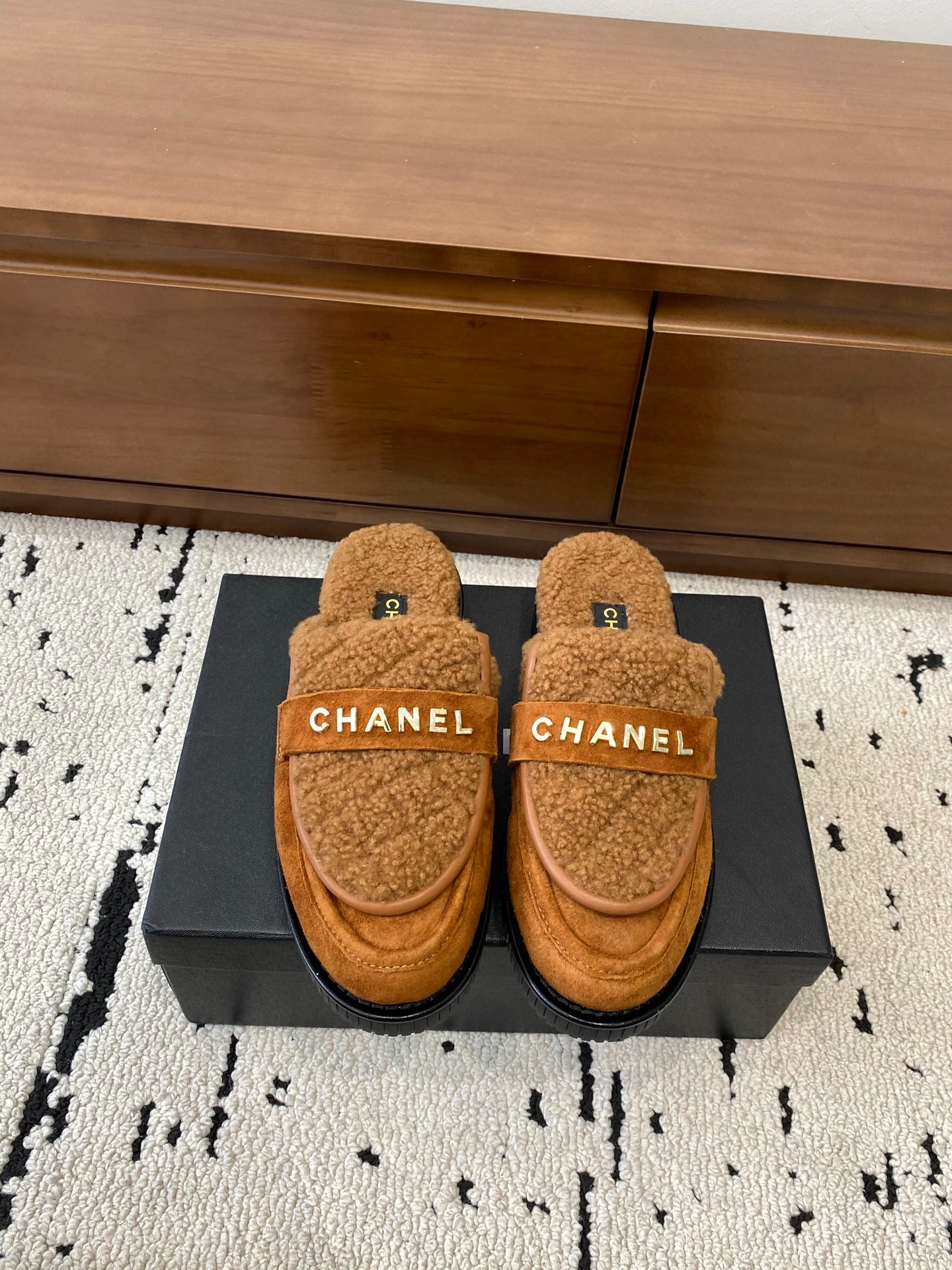 샤* 25C 신상 플랫 털 슬리퍼