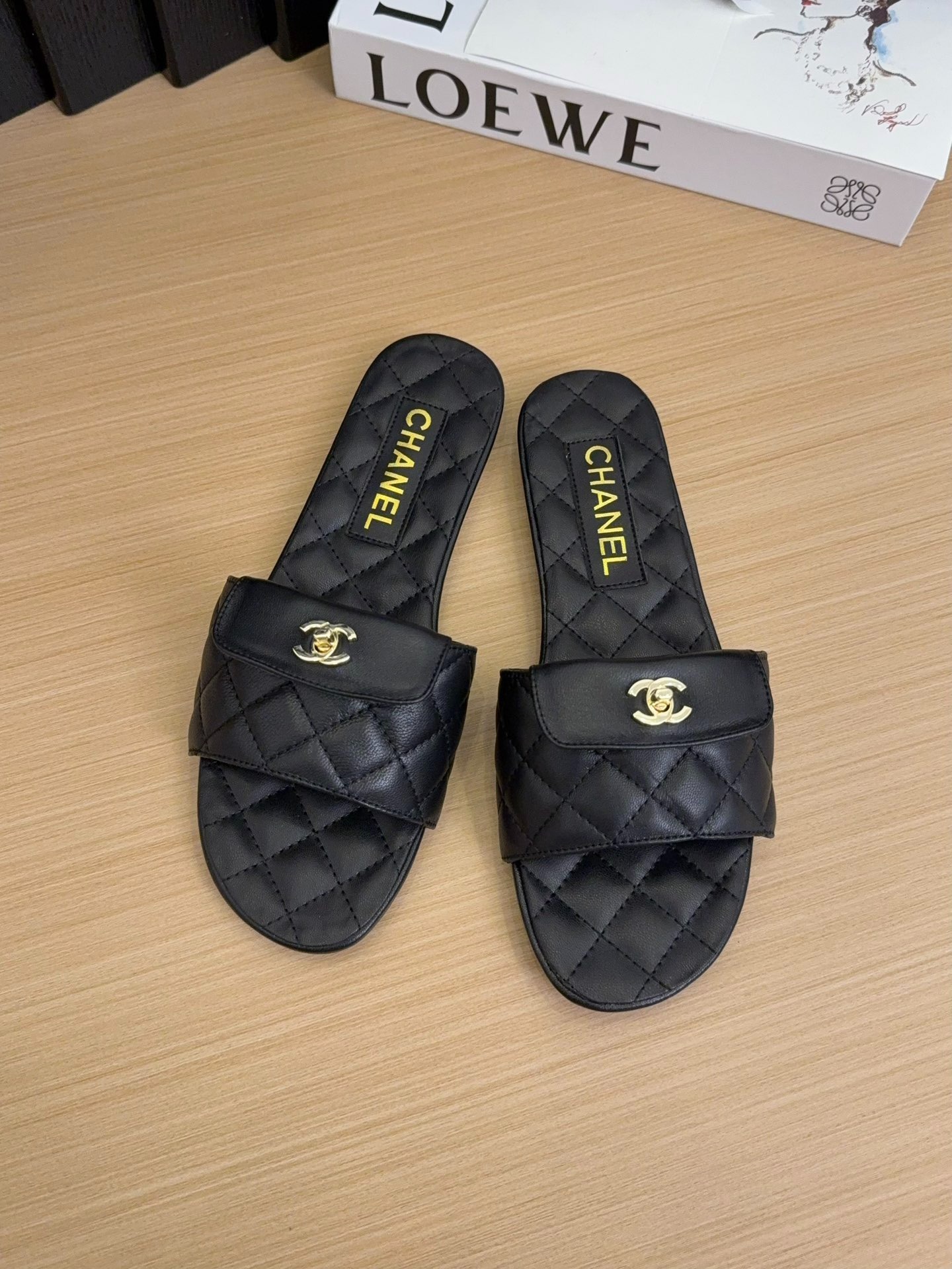 샤* 25 신상 고퀄리티 플랫 퀼팅 슬리퍼