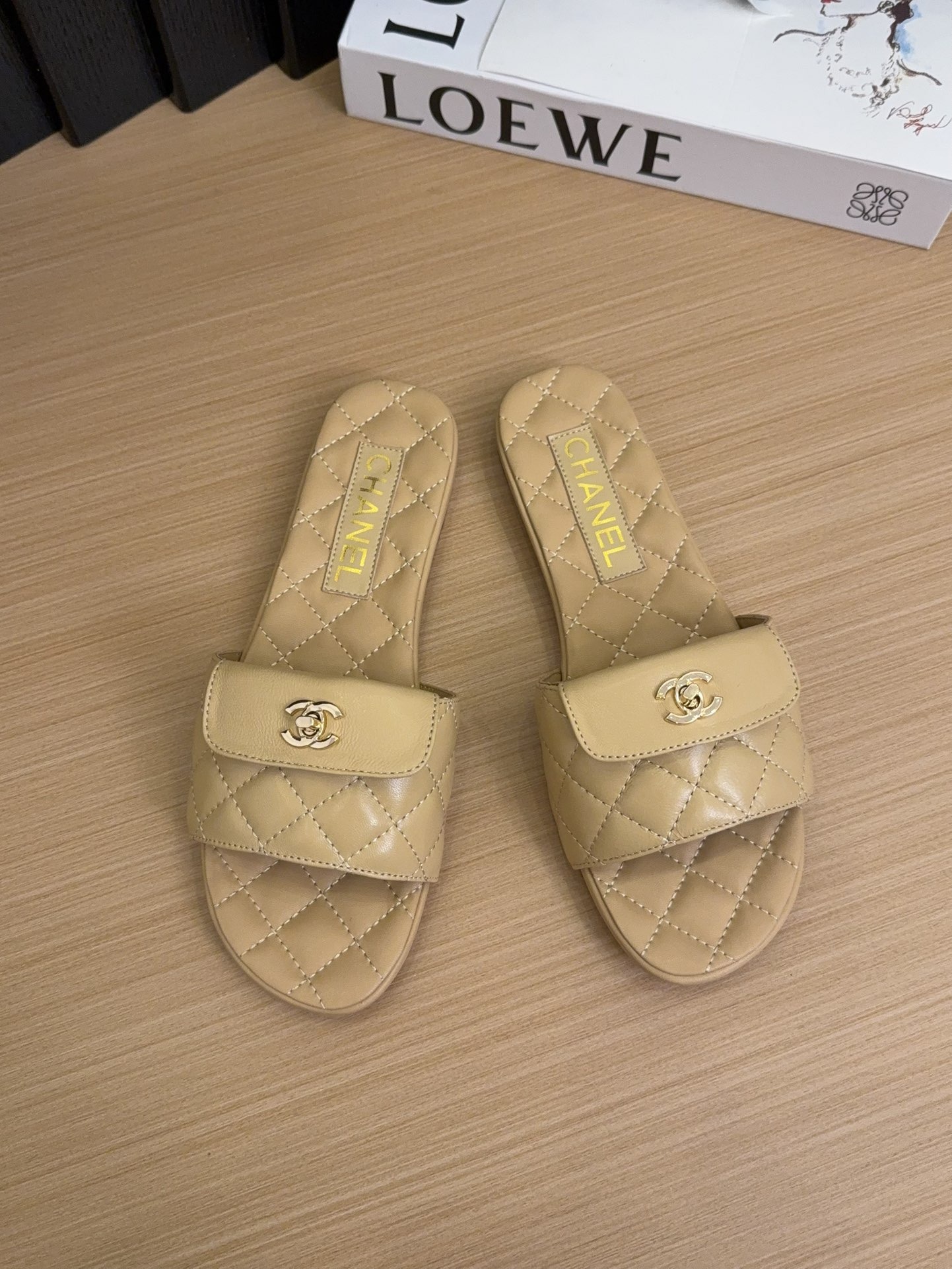 샤* 25 신상 고퀄리티 플랫 퀼팅 슬리퍼