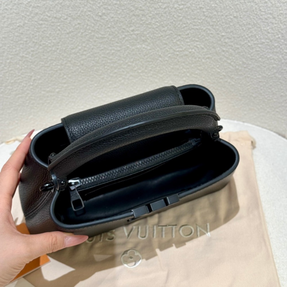 루이비* 카퓌신 이스트 웨스트 미니 백 M23955 