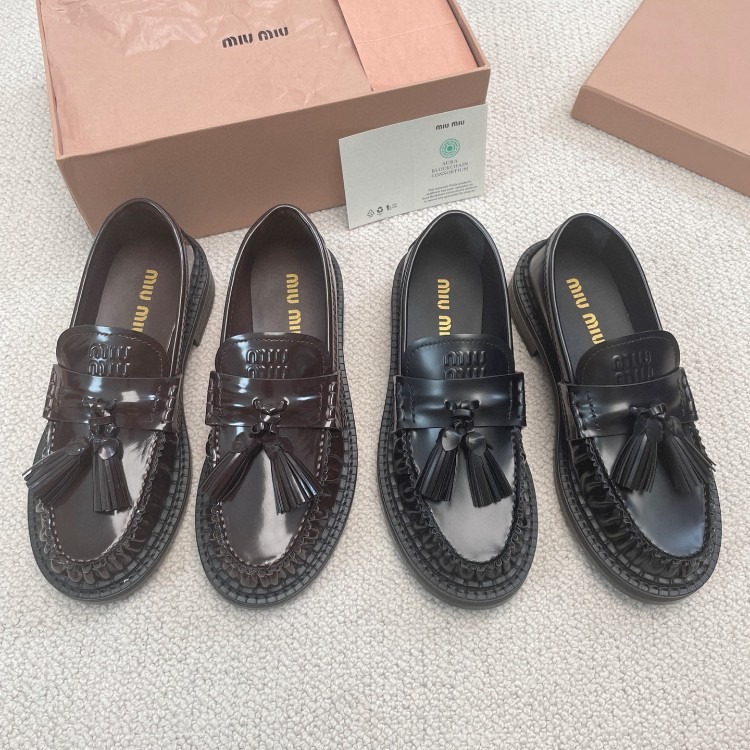 미우미우 테슬 로퍼