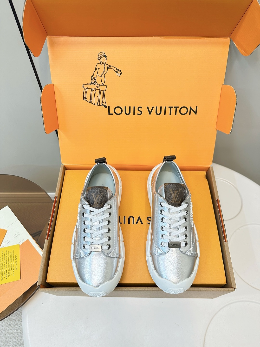 루*비통 클라우드 통굽 스니커즈