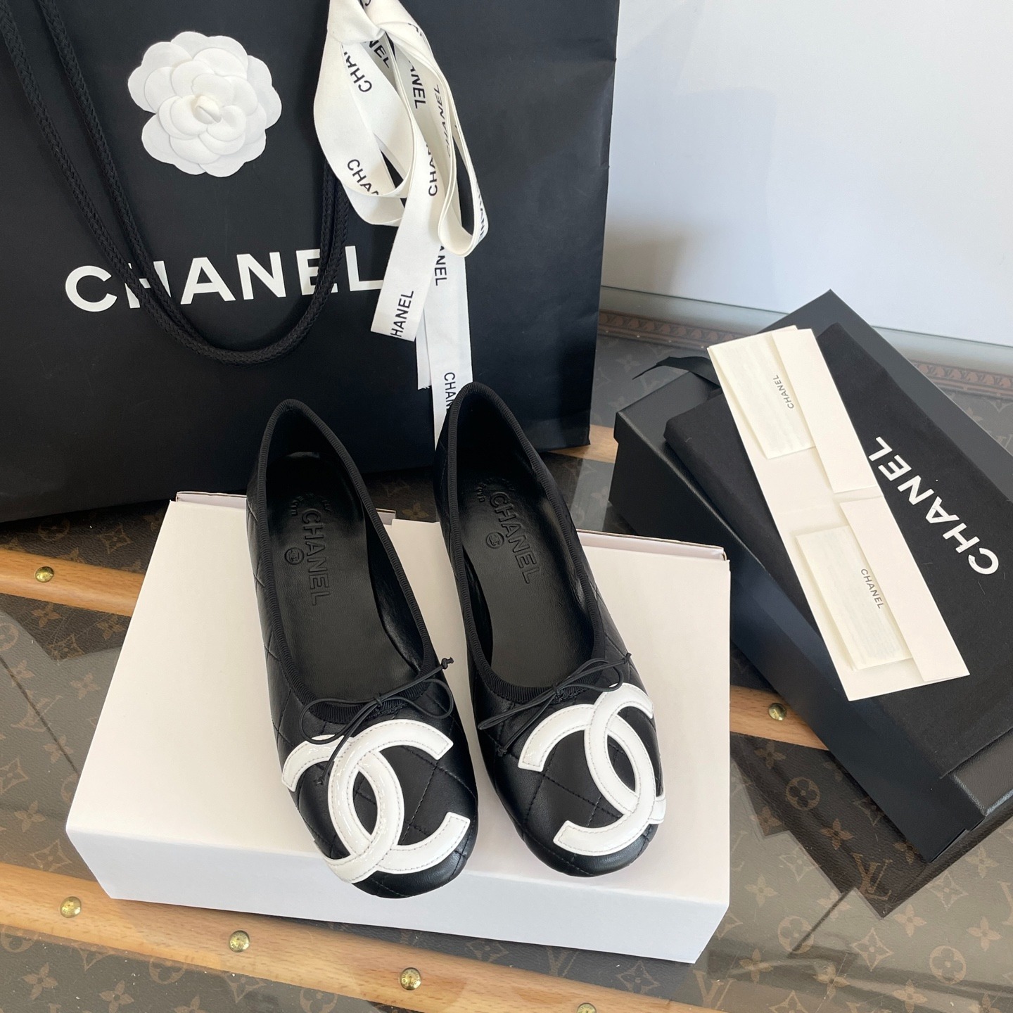 샤* 신상 깜봉 플랫 슈즈