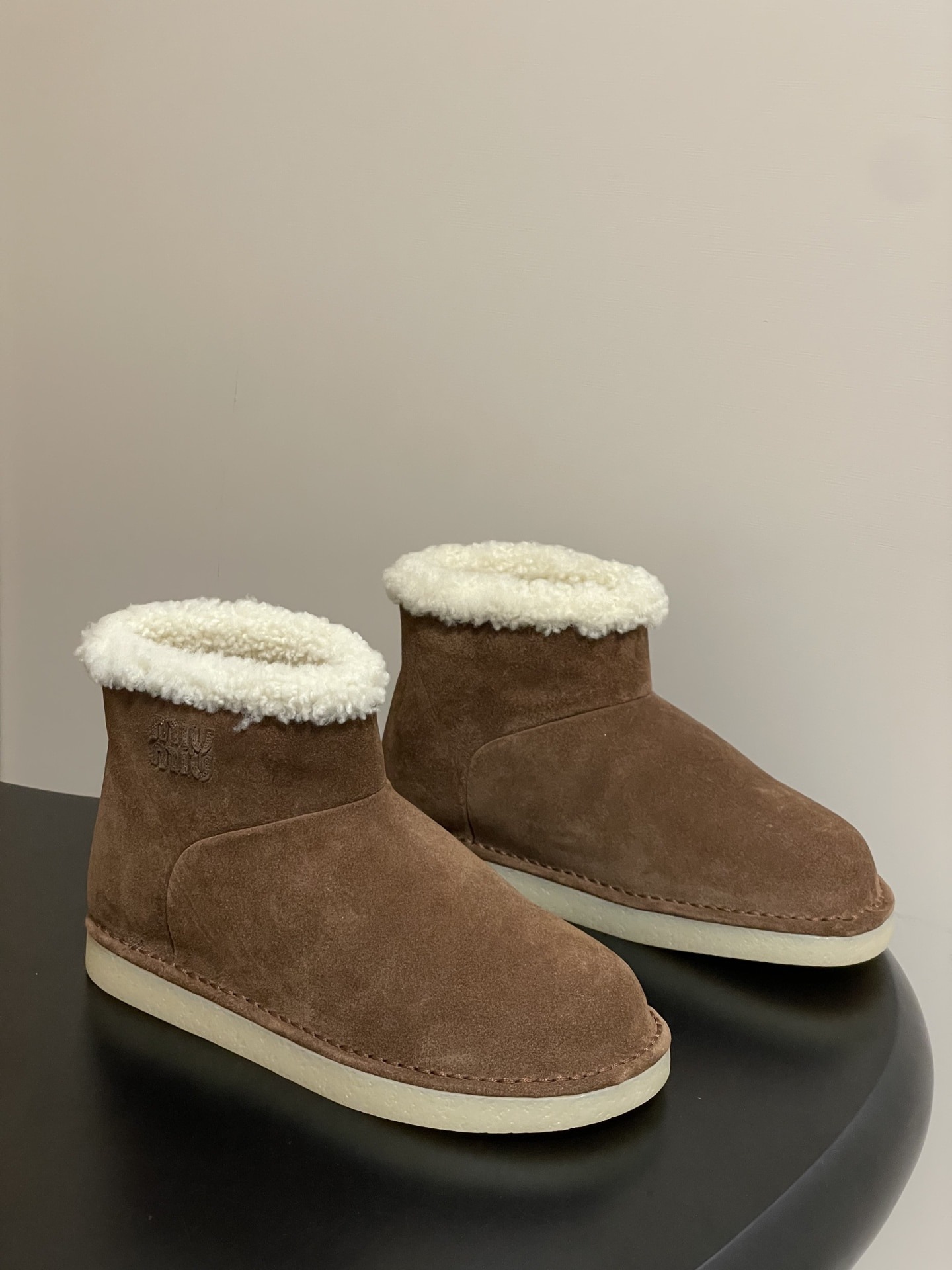 미*미* 신상 스웨이드 통굽 앵클부츠