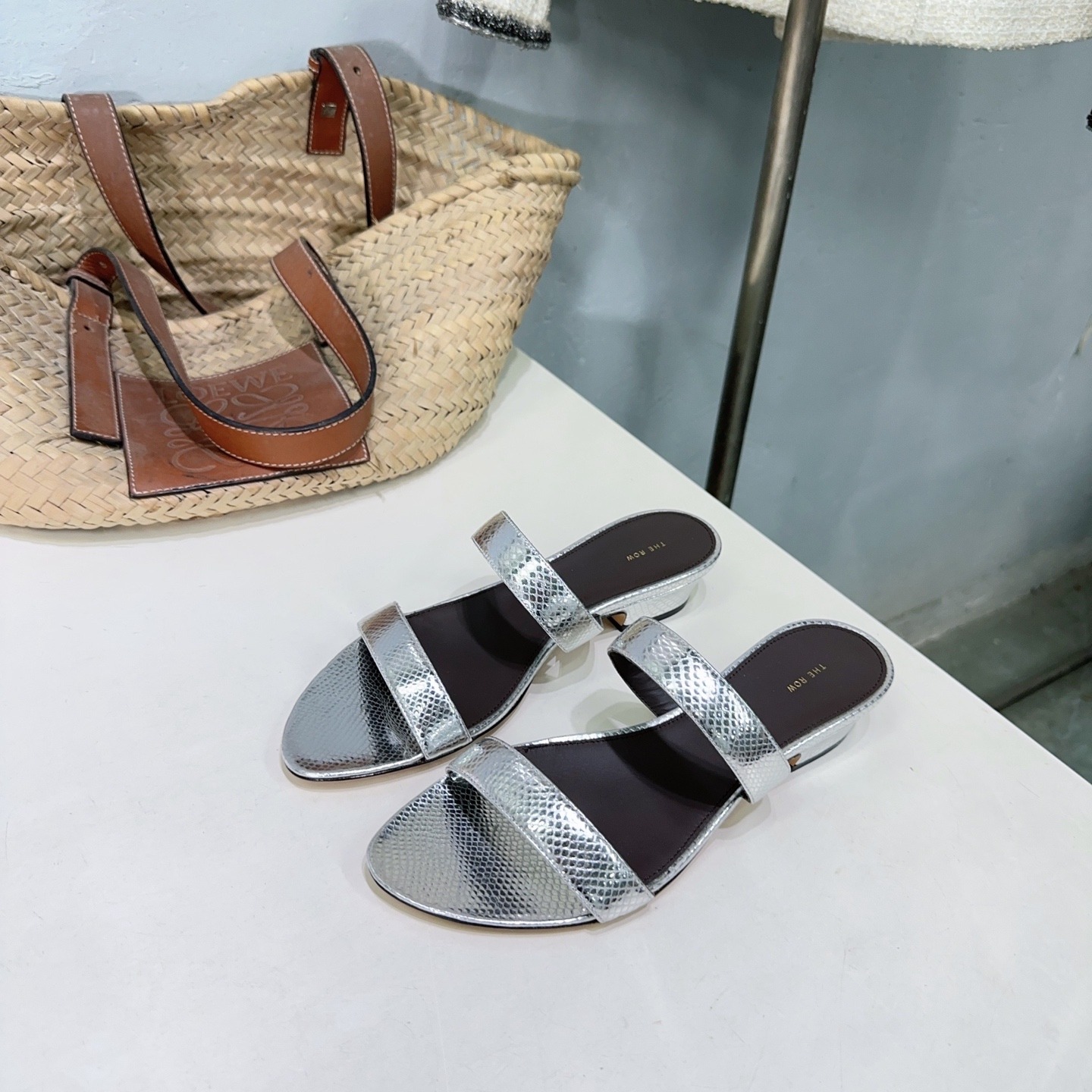 더*우 25 봄여름 신상 스트랩 심플 슬리퍼