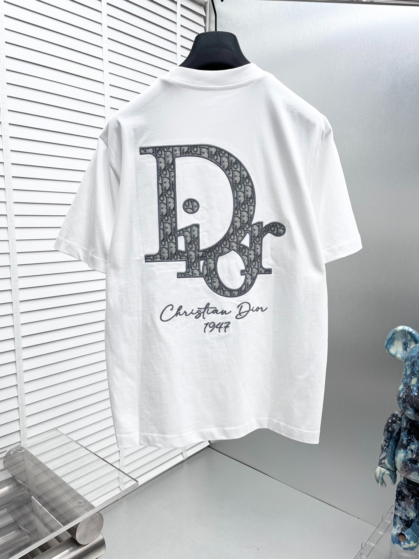 디* 25 봄여름 신상 라운드 티셔츠