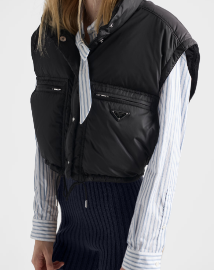 프라다 크롭드 리나일론 다운 자켓