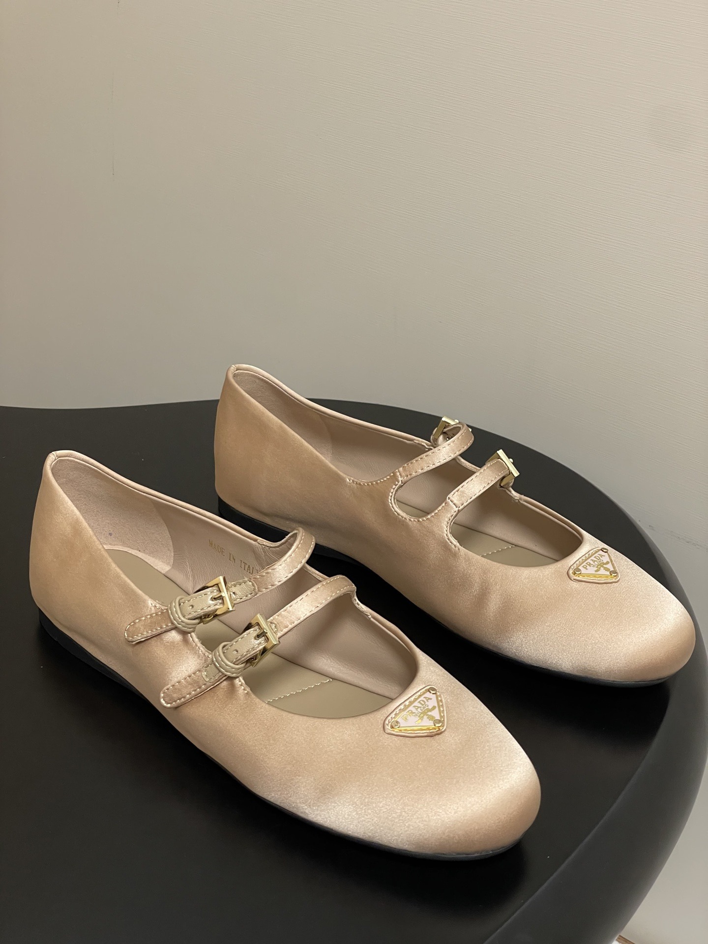 프*다 실크 새틴 발레 메리제인 플랫