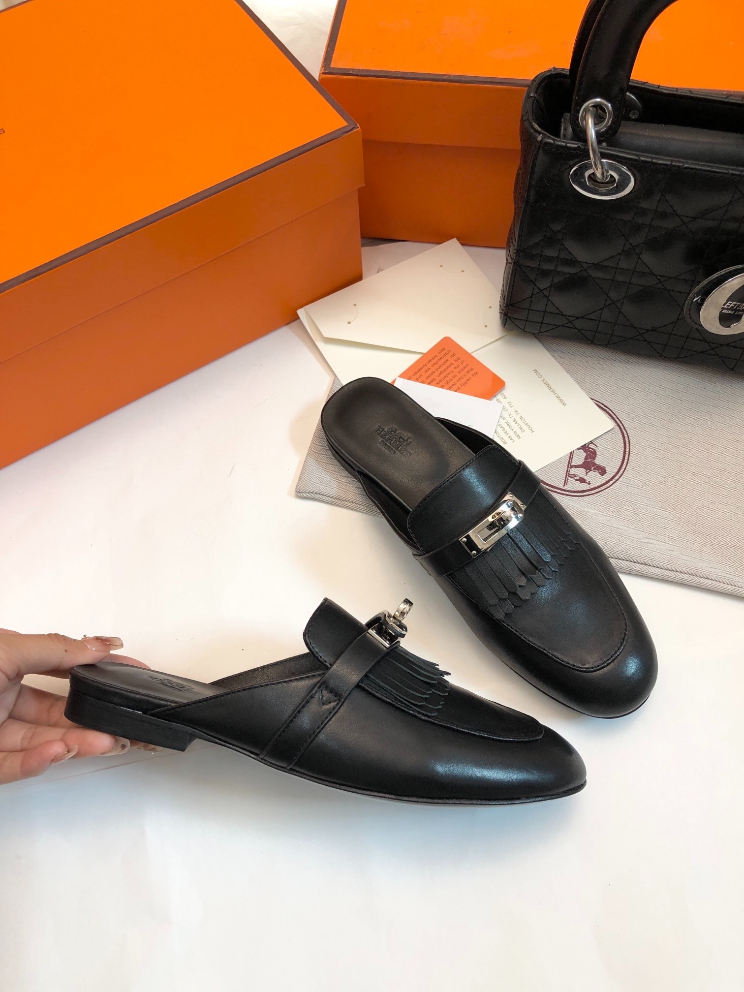 에*메스 2025 H 클래식 켈리뮬러 세미슬리퍼 태슬타입