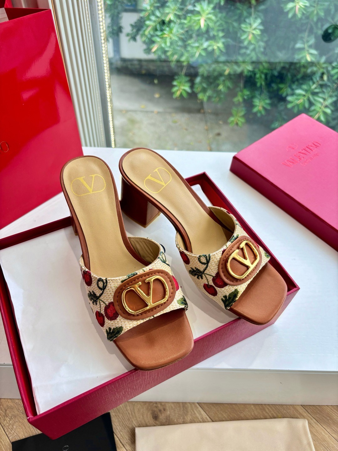 발*티노 클래식 25 VLOGO 메탈릭 슬리퍼