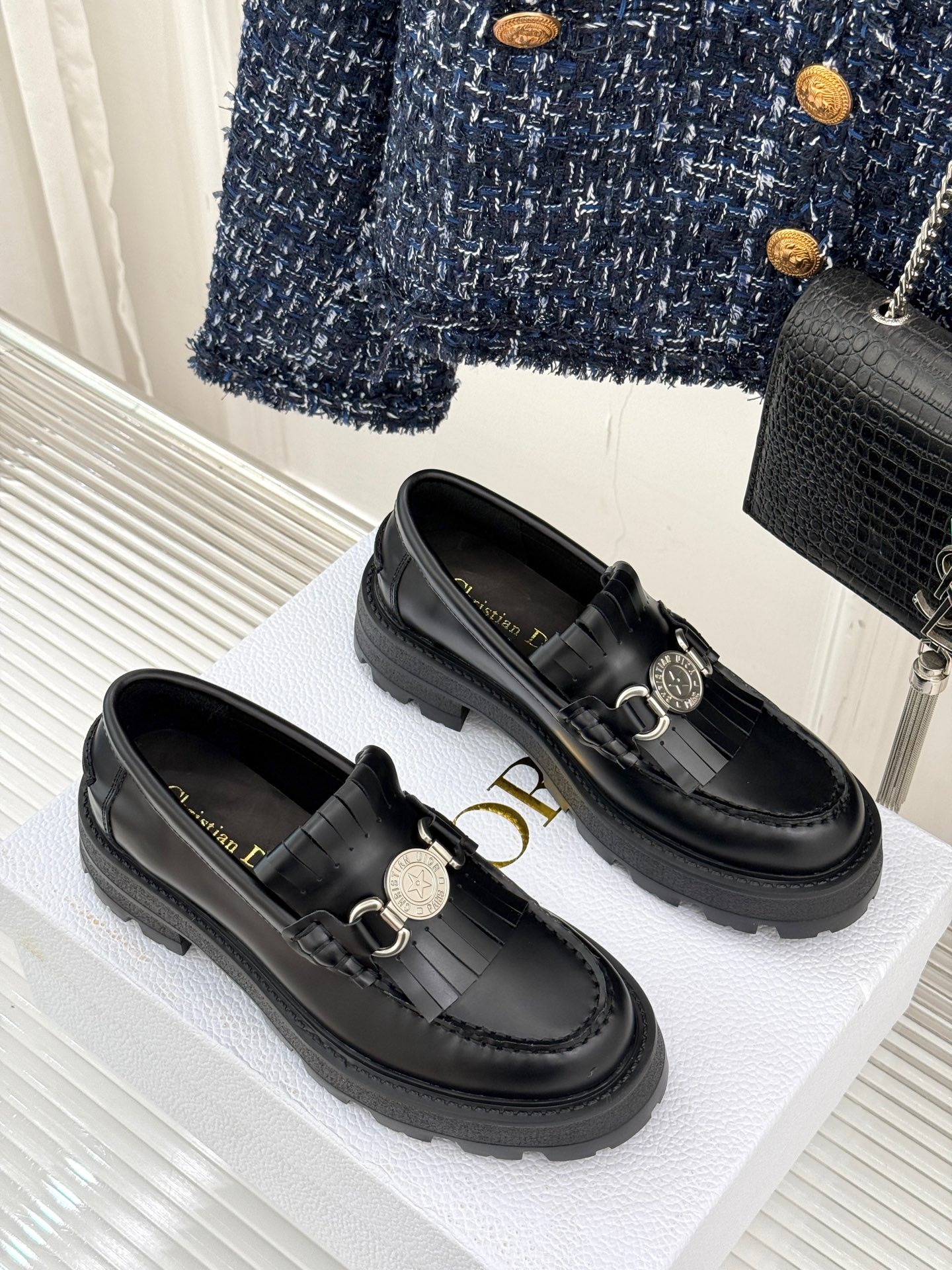 디* 25ss 클래식 코인 태슬 통굽 로퍼