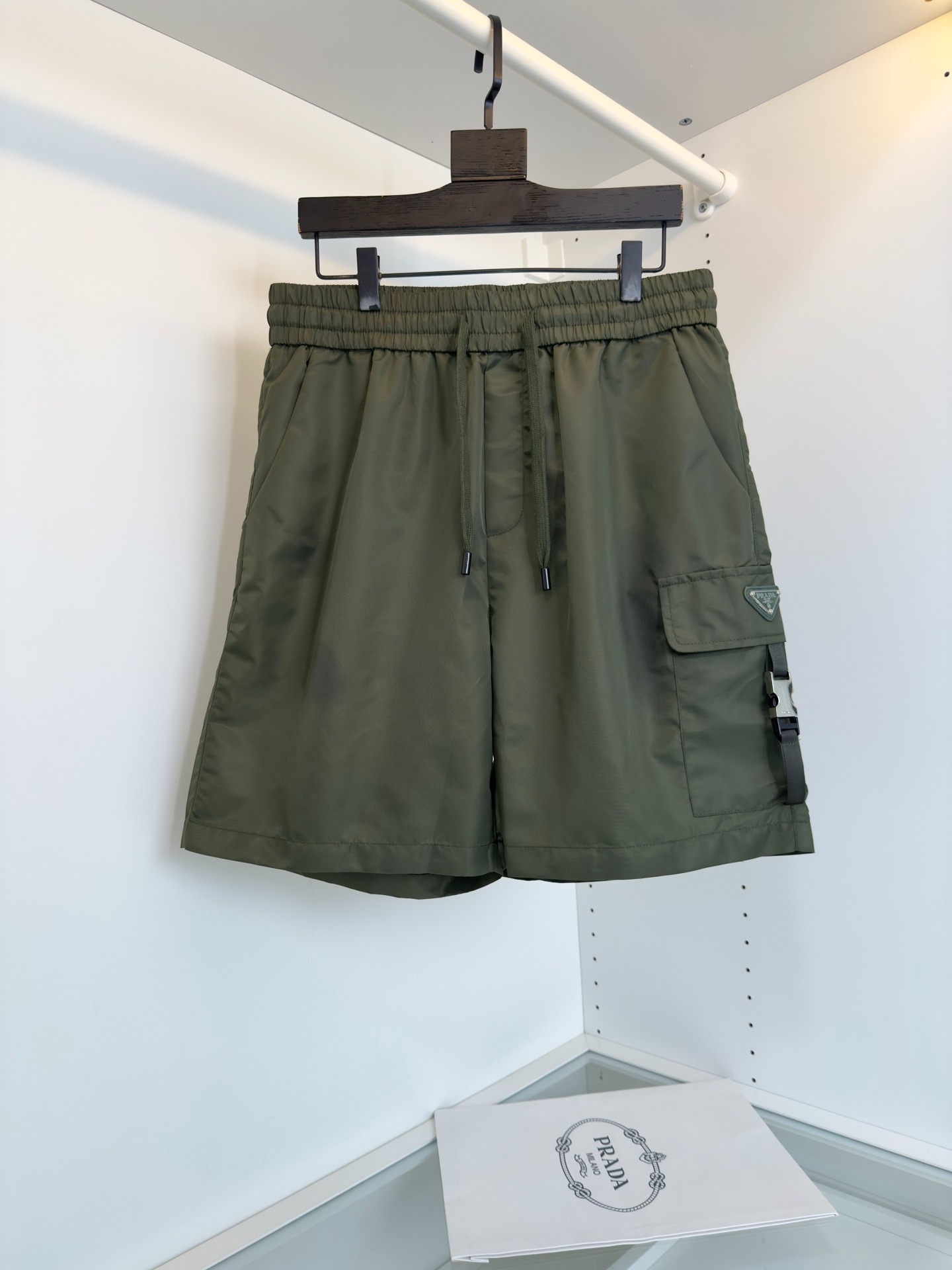 프*다 2025 원포켓 삼각로고 캐주얼 팬츠