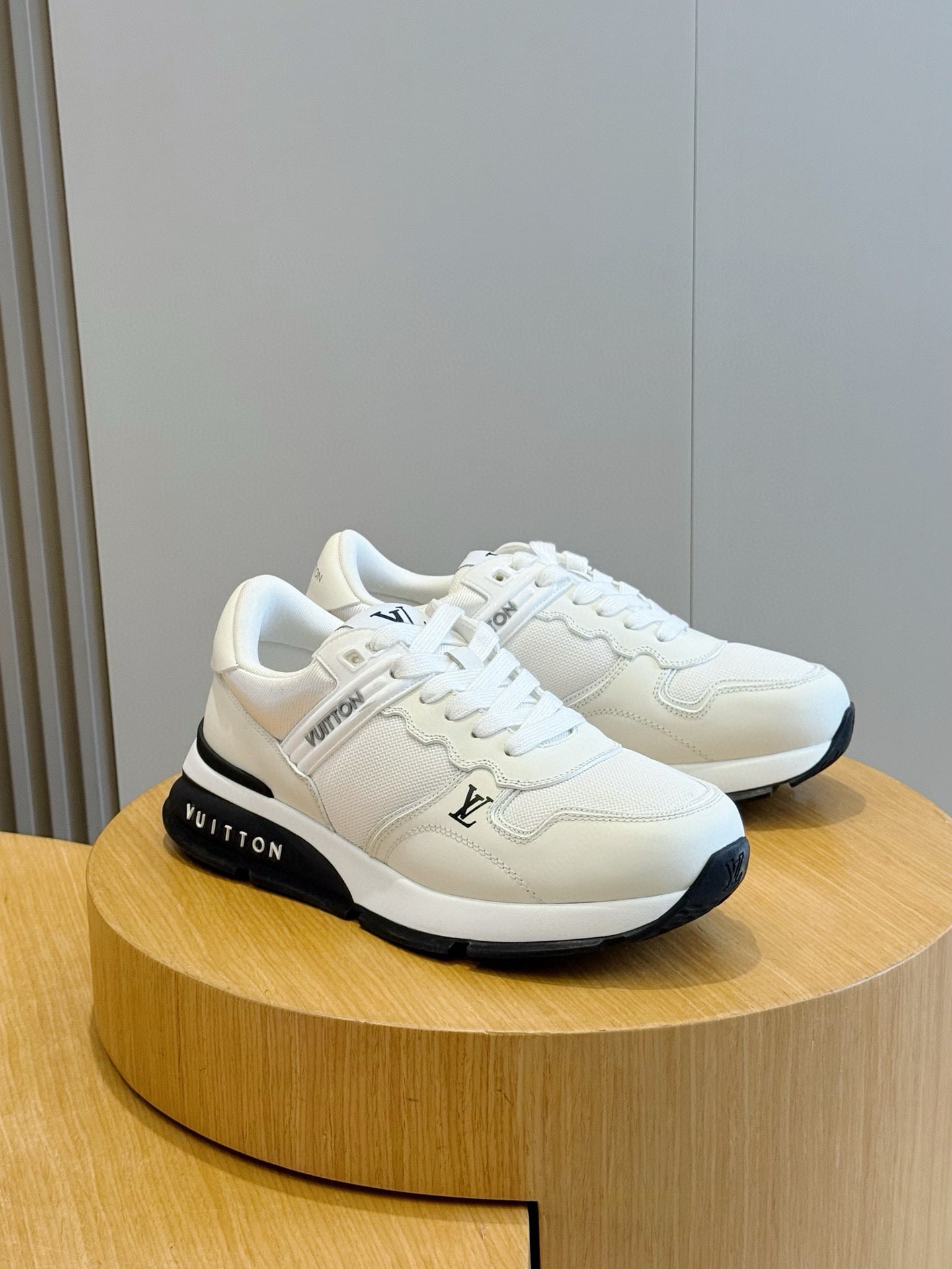 루*비통 25 맥시 스니커즈