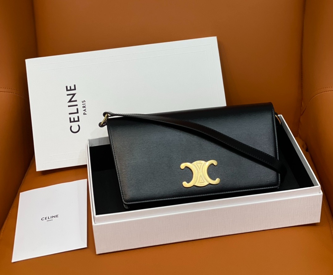 셀린느 신상 트레이즈 트리오엠페 클러치