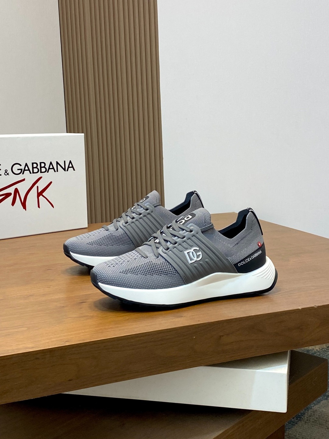 돌*앤가바나 신상 프리미엄 남성 캐주얼화