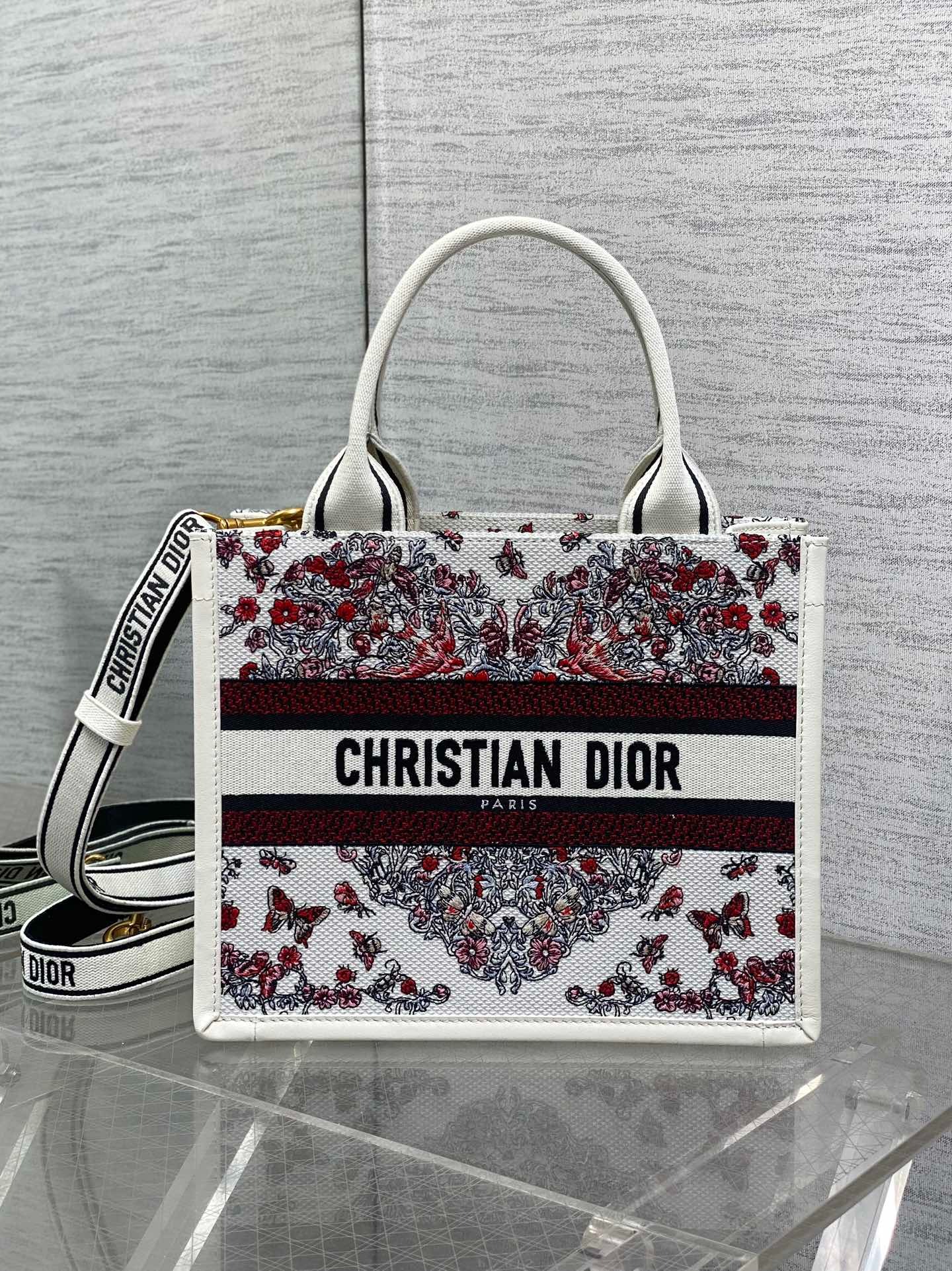 디올 토트백