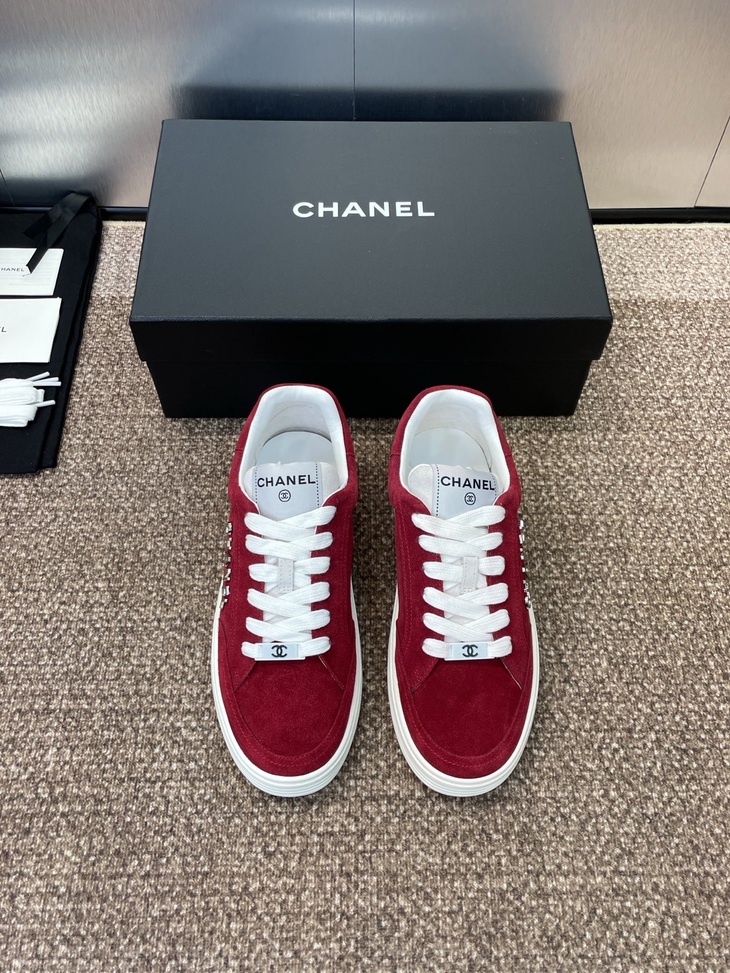 샤* 신상 클래식 스트랩 스니커즈