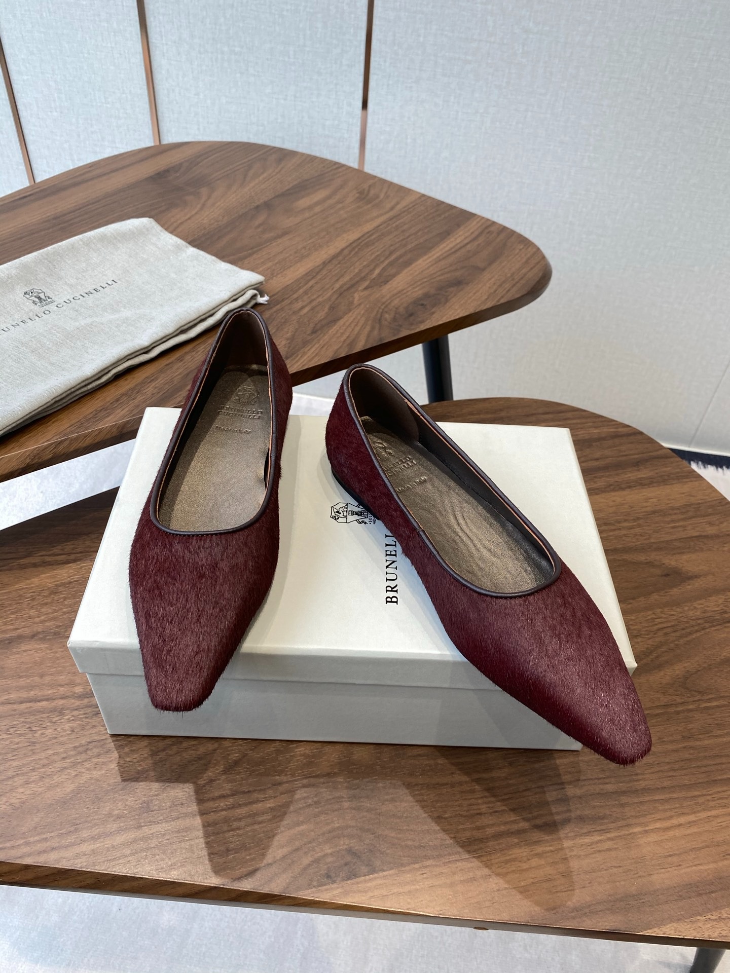 브*넬로 쿠치넬로 25ss 플랫 슈즈