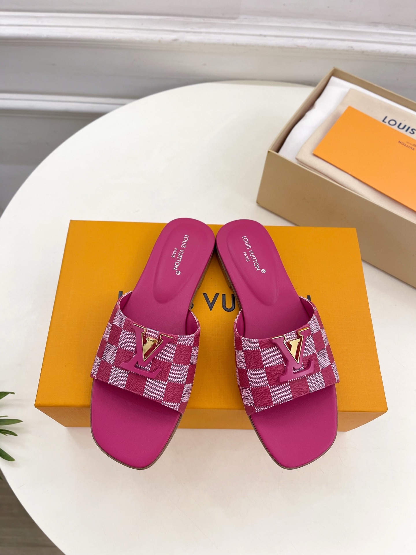 루*비통 25 클래식 체크 플랫 슬리퍼