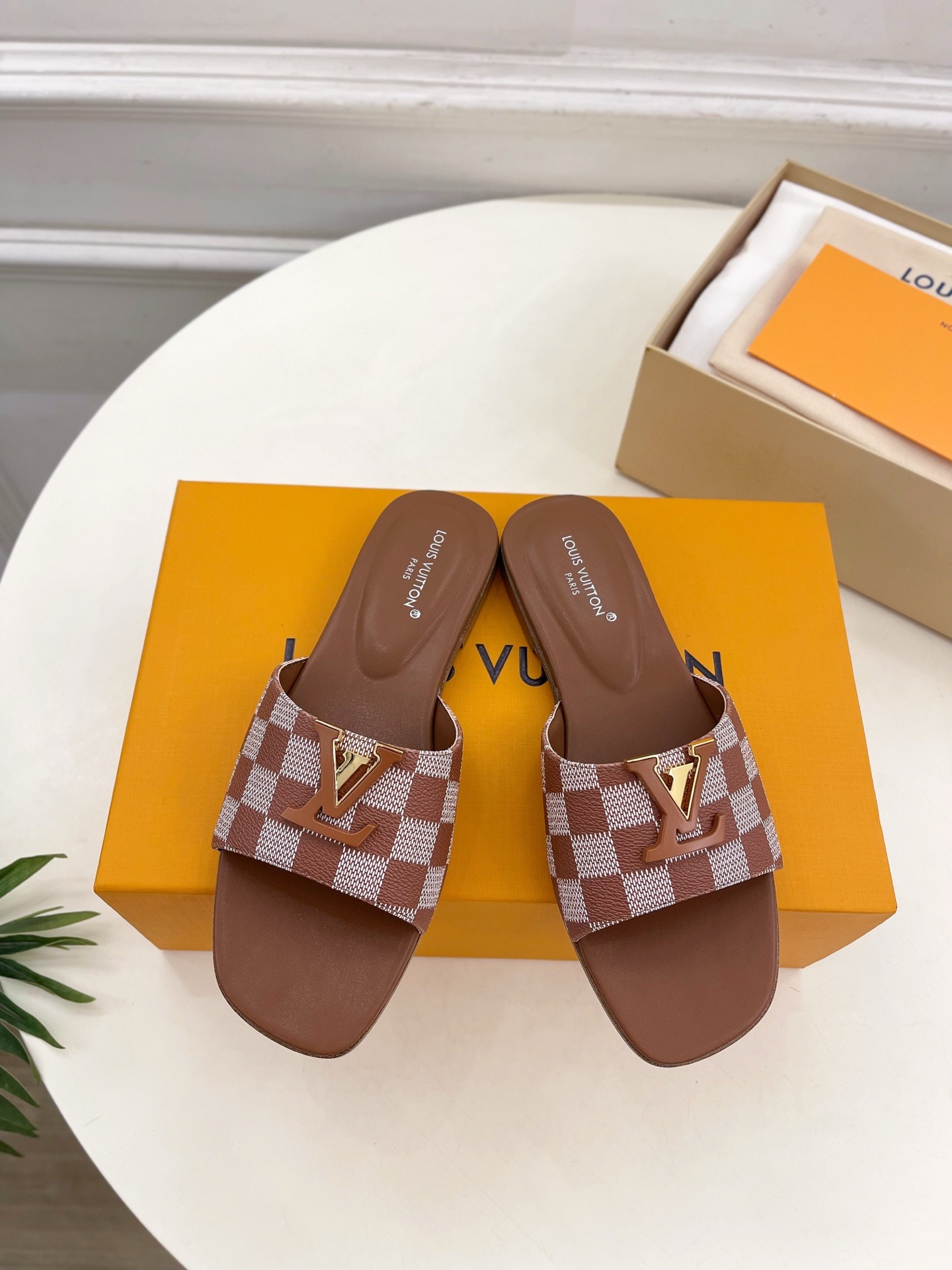 루*비통 25 클래식 체크 플랫 슬리퍼