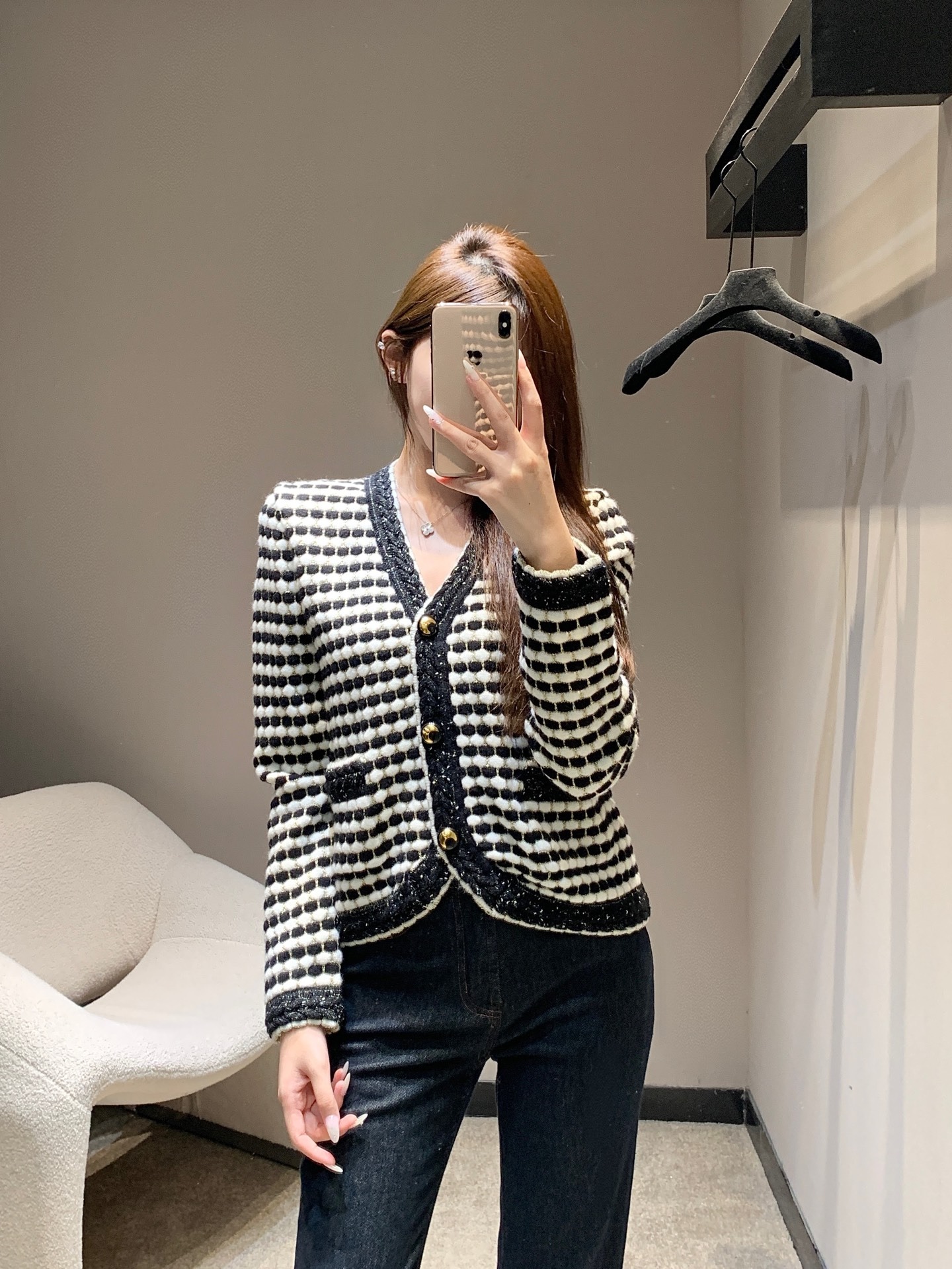 샤* 신상 도트 골드 버튼 니트 가디건