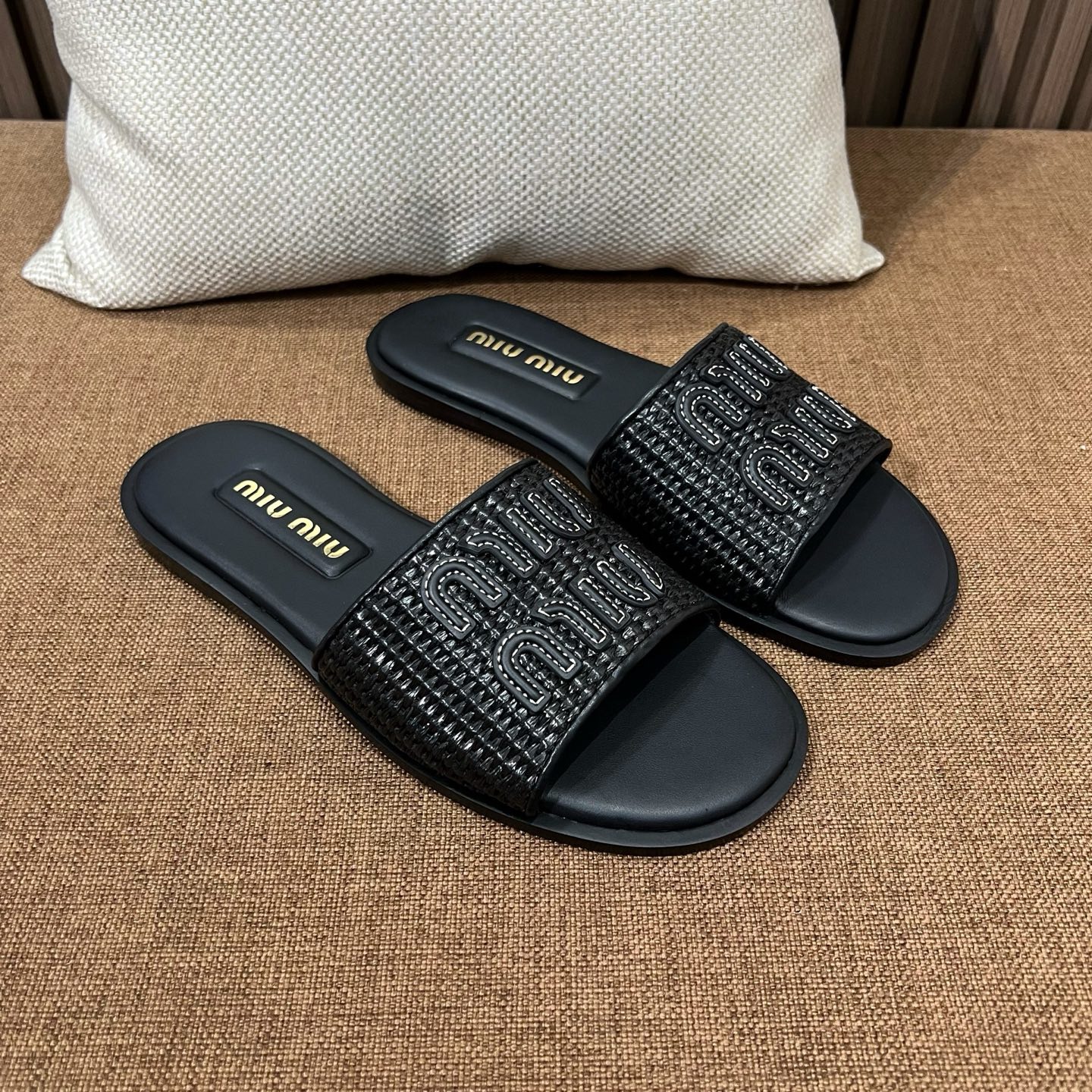 미*미* 라피아 짜임 레터링 슬리퍼