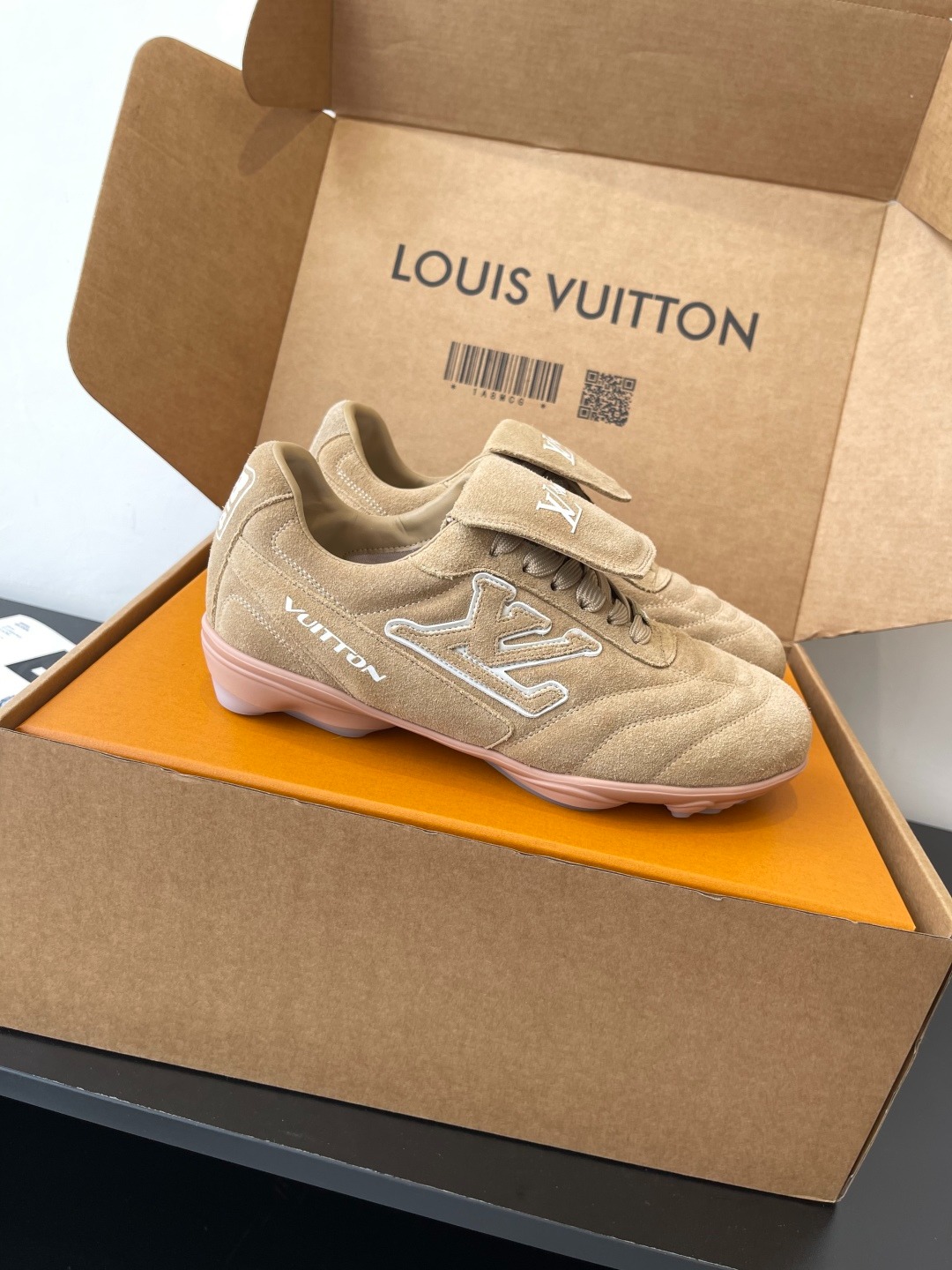 루*비통 풋 프린트 소서 축구화