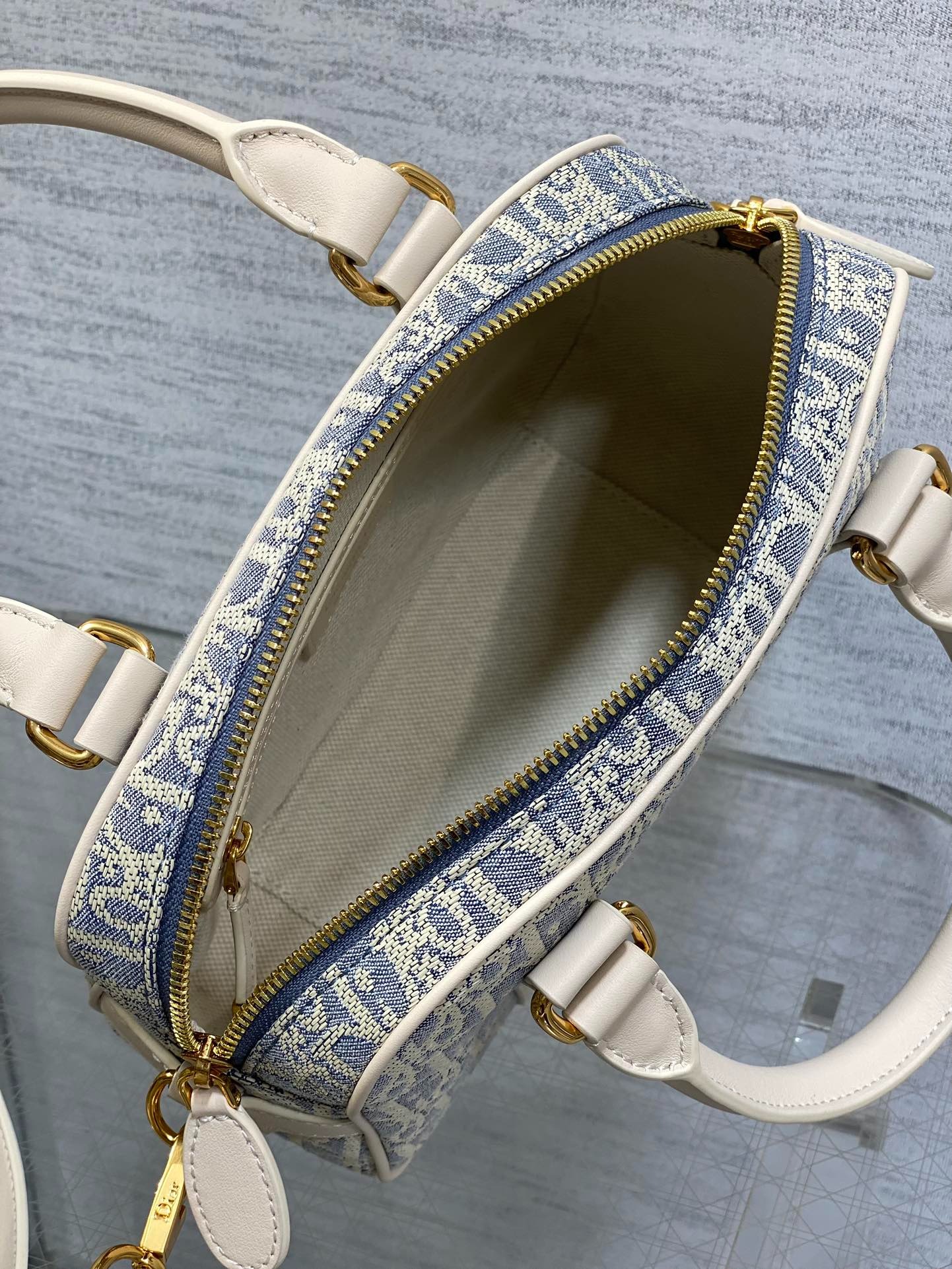 디올 Vibe 볼링백