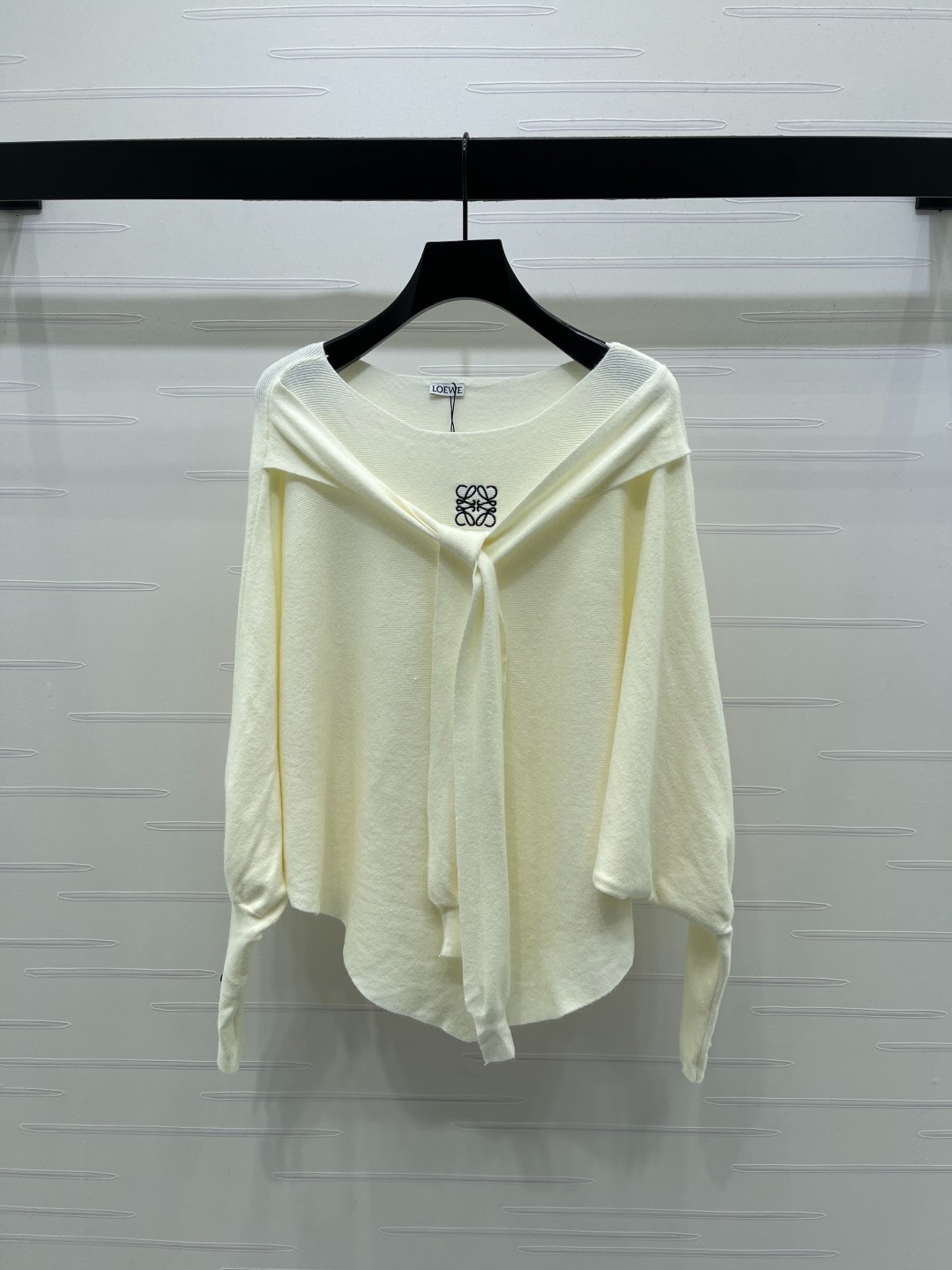 로*베 25 신상 라운드 니트 긴팔