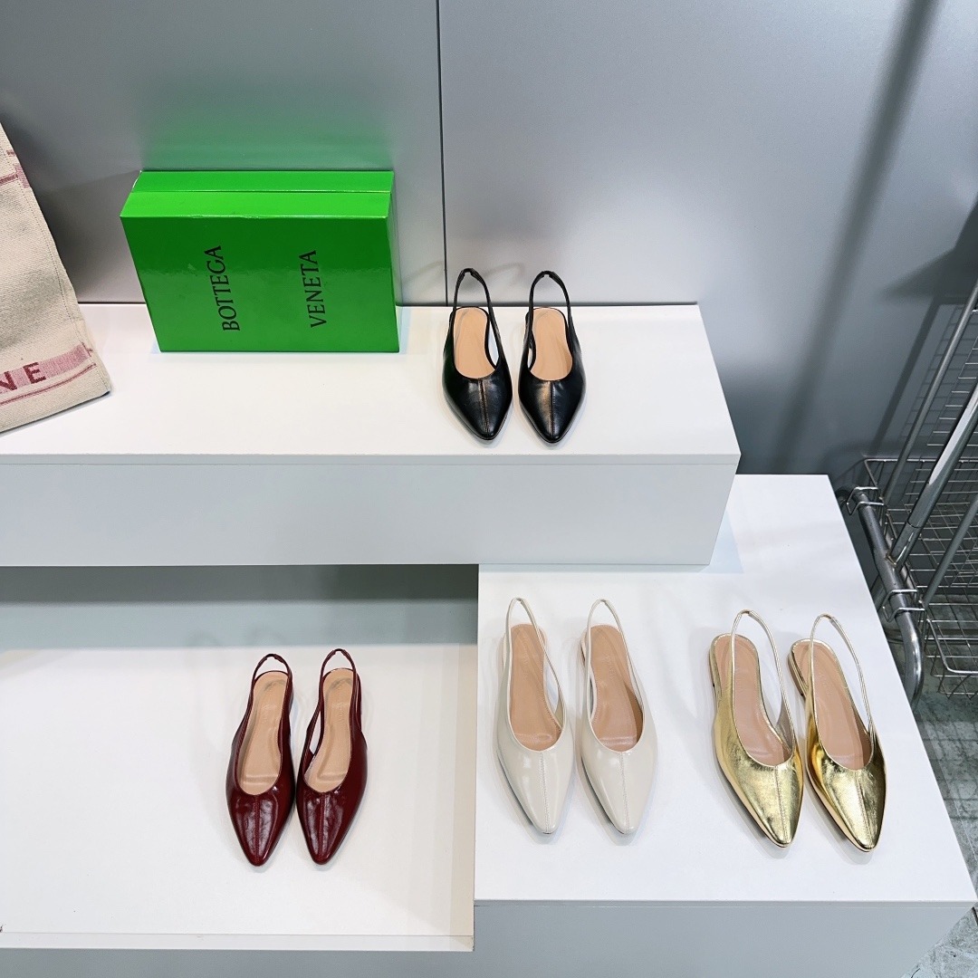 보*가베네타 25 봄여름 신상빈티지 플랫 샌들