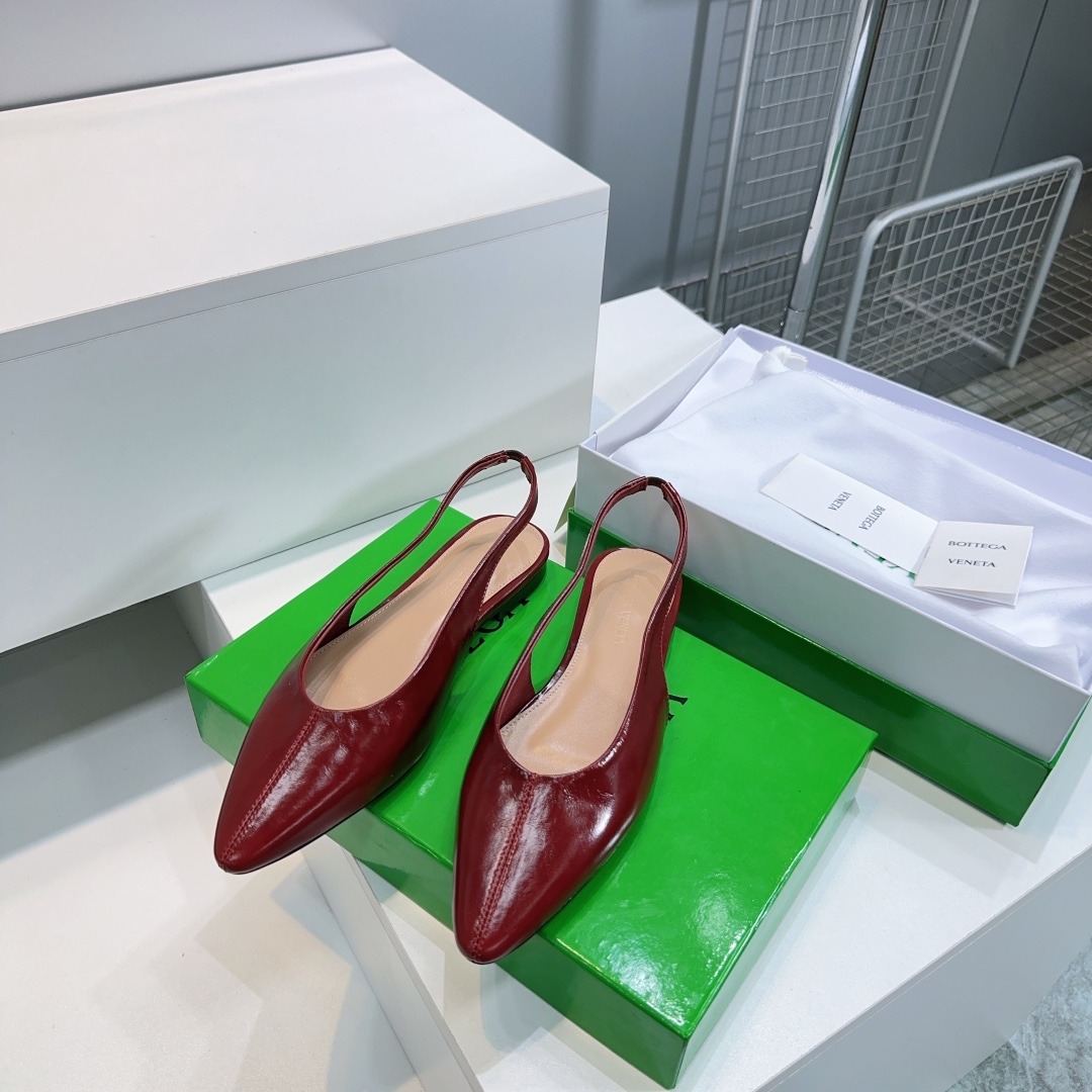 보*가베네타 25 봄여름 신상빈티지 플랫 샌들