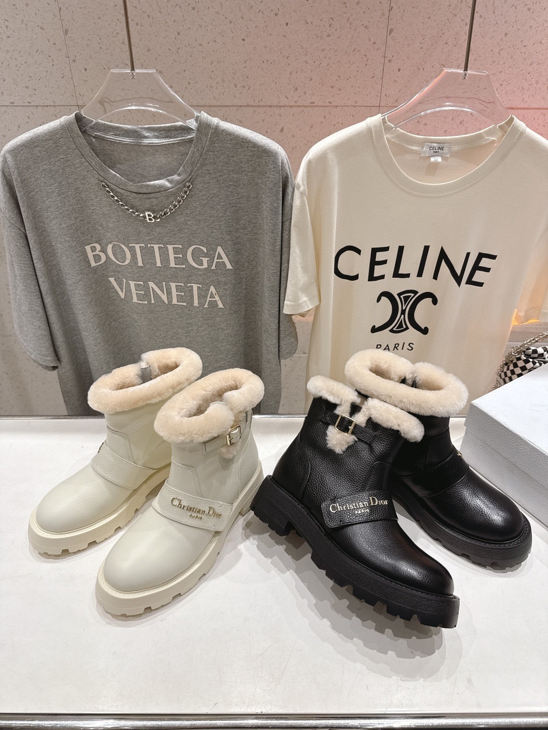 디* 25ss 신상 양털 플랫 앵클 부츠