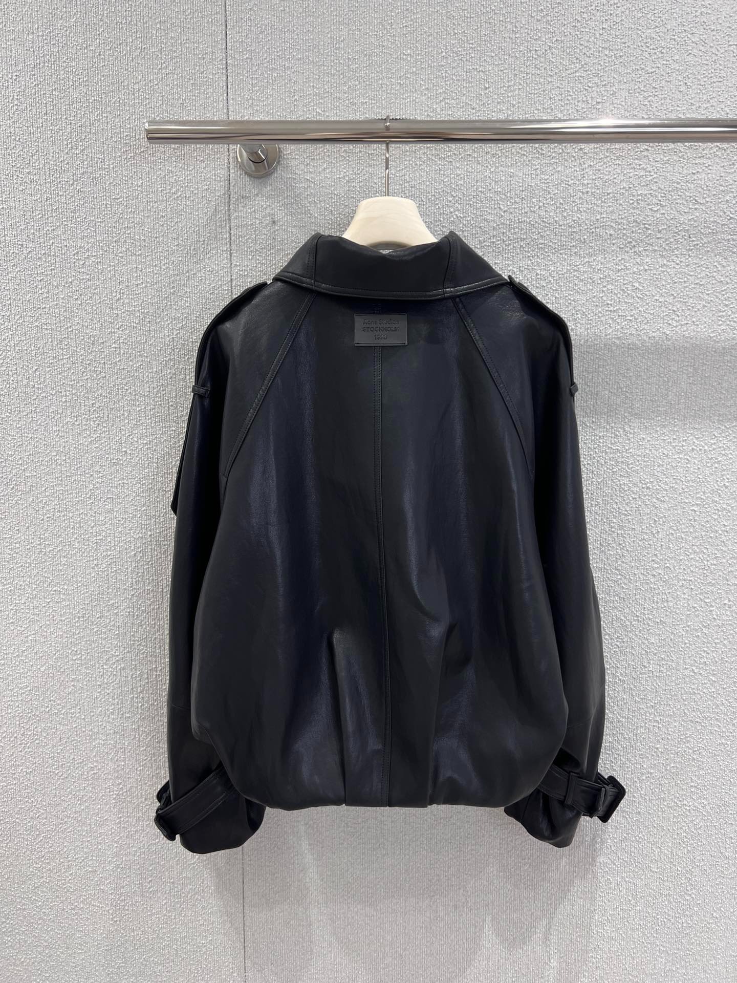 아*네 스튜디오 25FW 신상 빈티지 빅 터틀넥 가죽