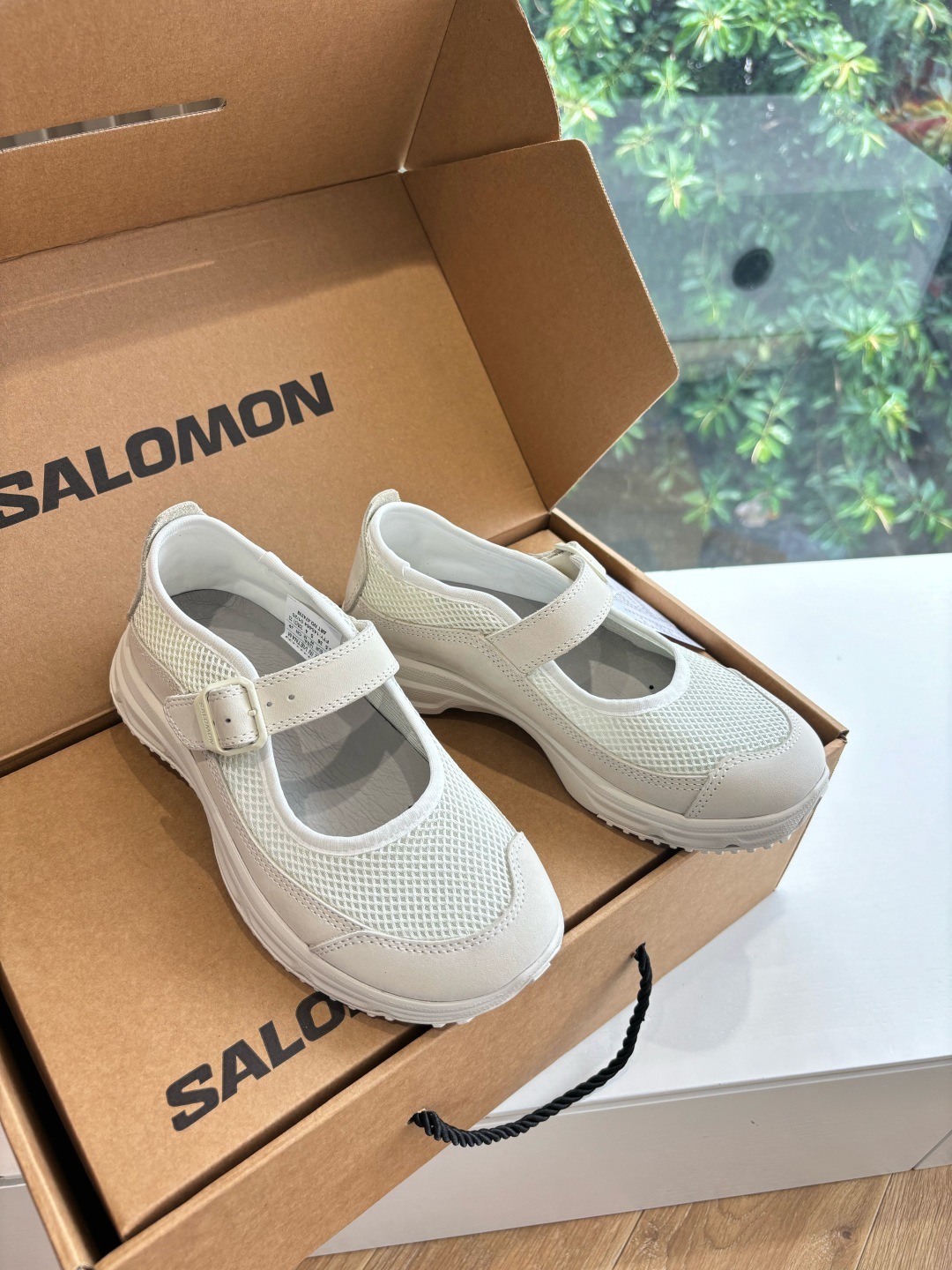 살*몬 마리진 스니커즈