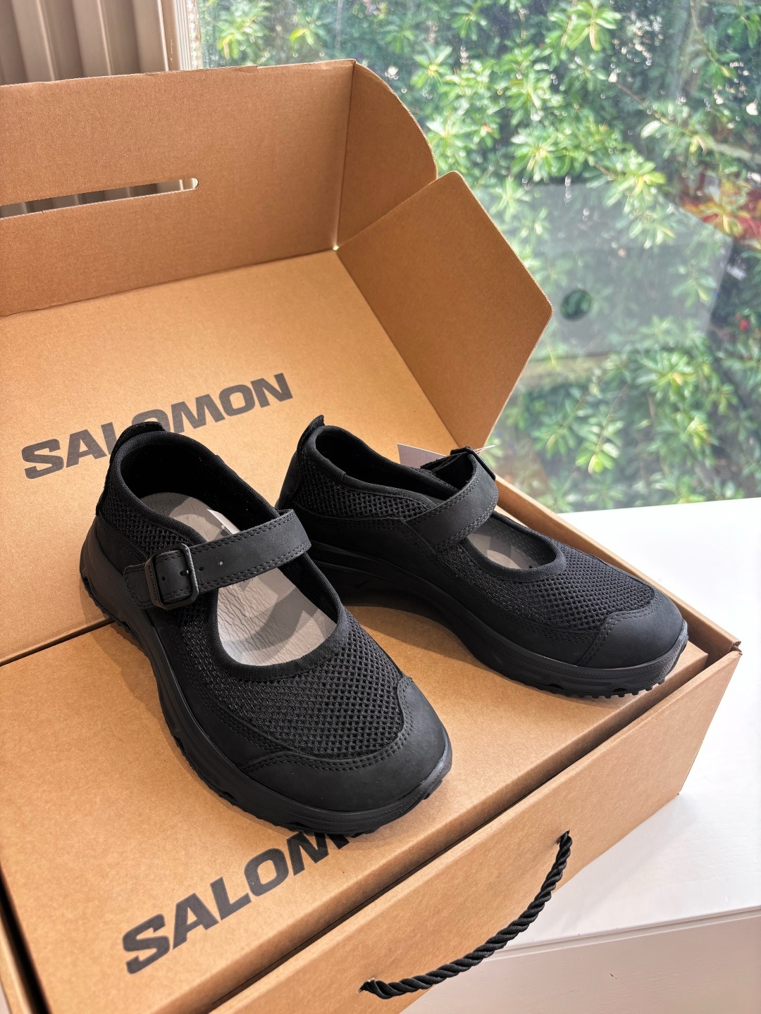 살*몬 마리진 스니커즈