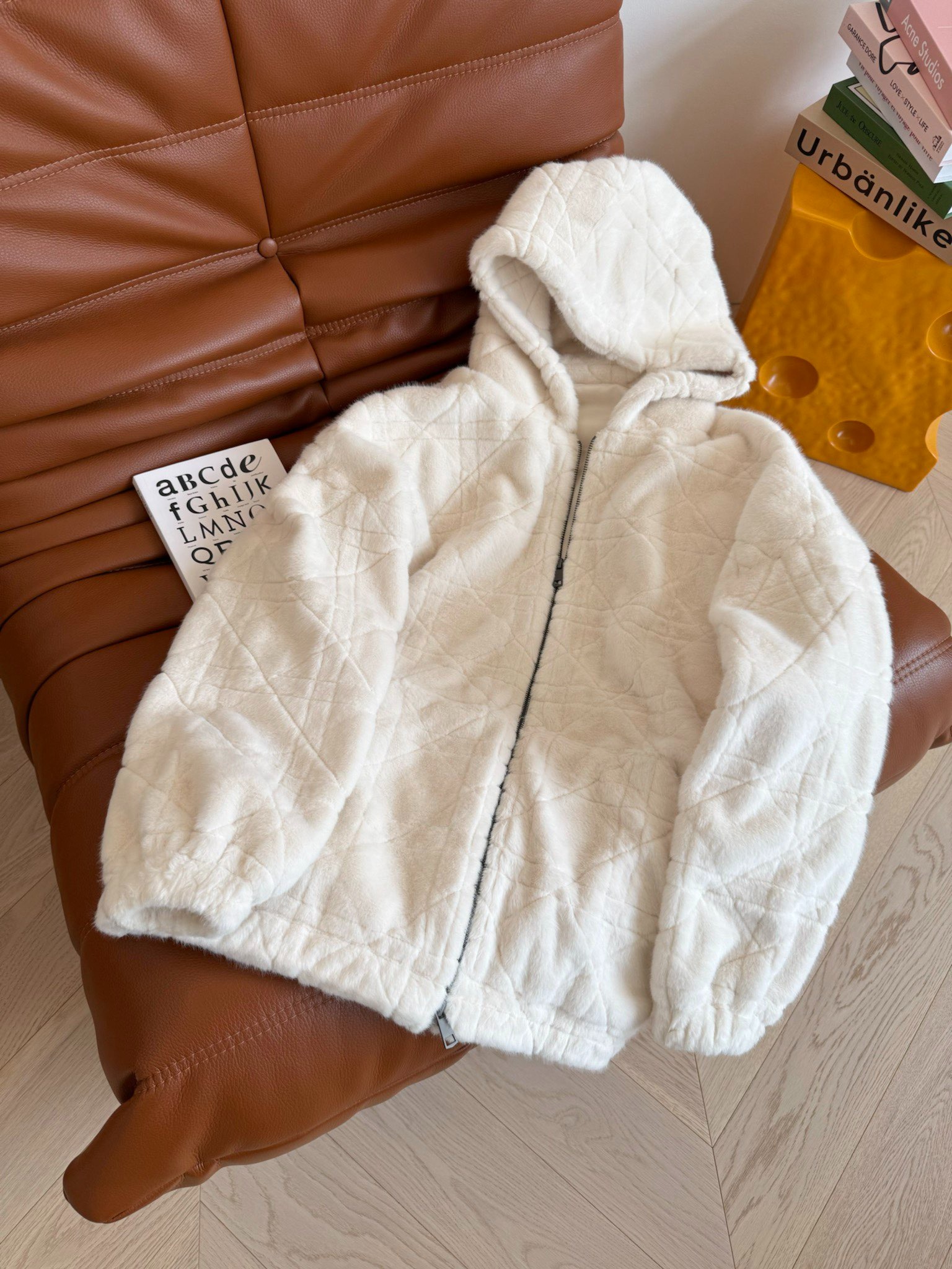 밍크털 라이크 후드 점퍼