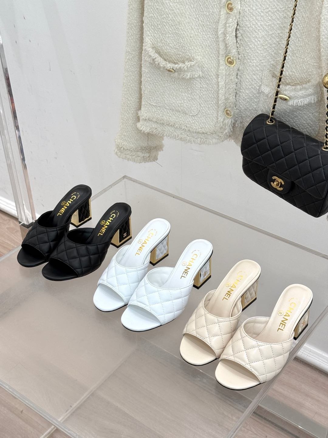 샤* 이른 봄 신상 퀼팅 일자 스트랩 슬리퍼