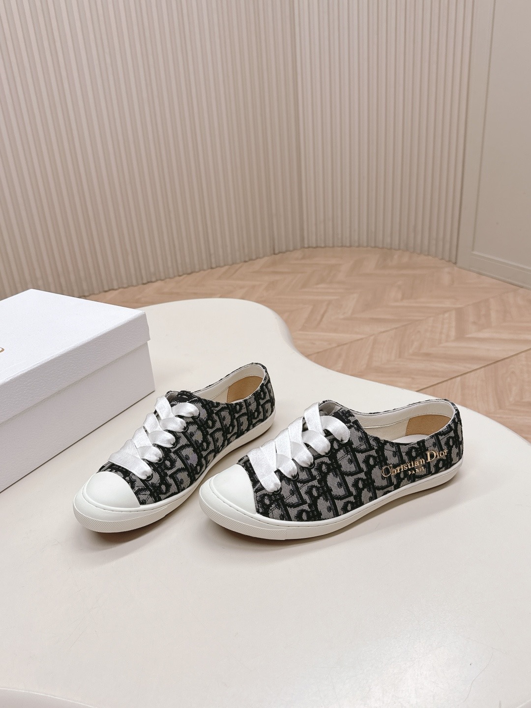 디* 25 가을 오블리크 스니커즈