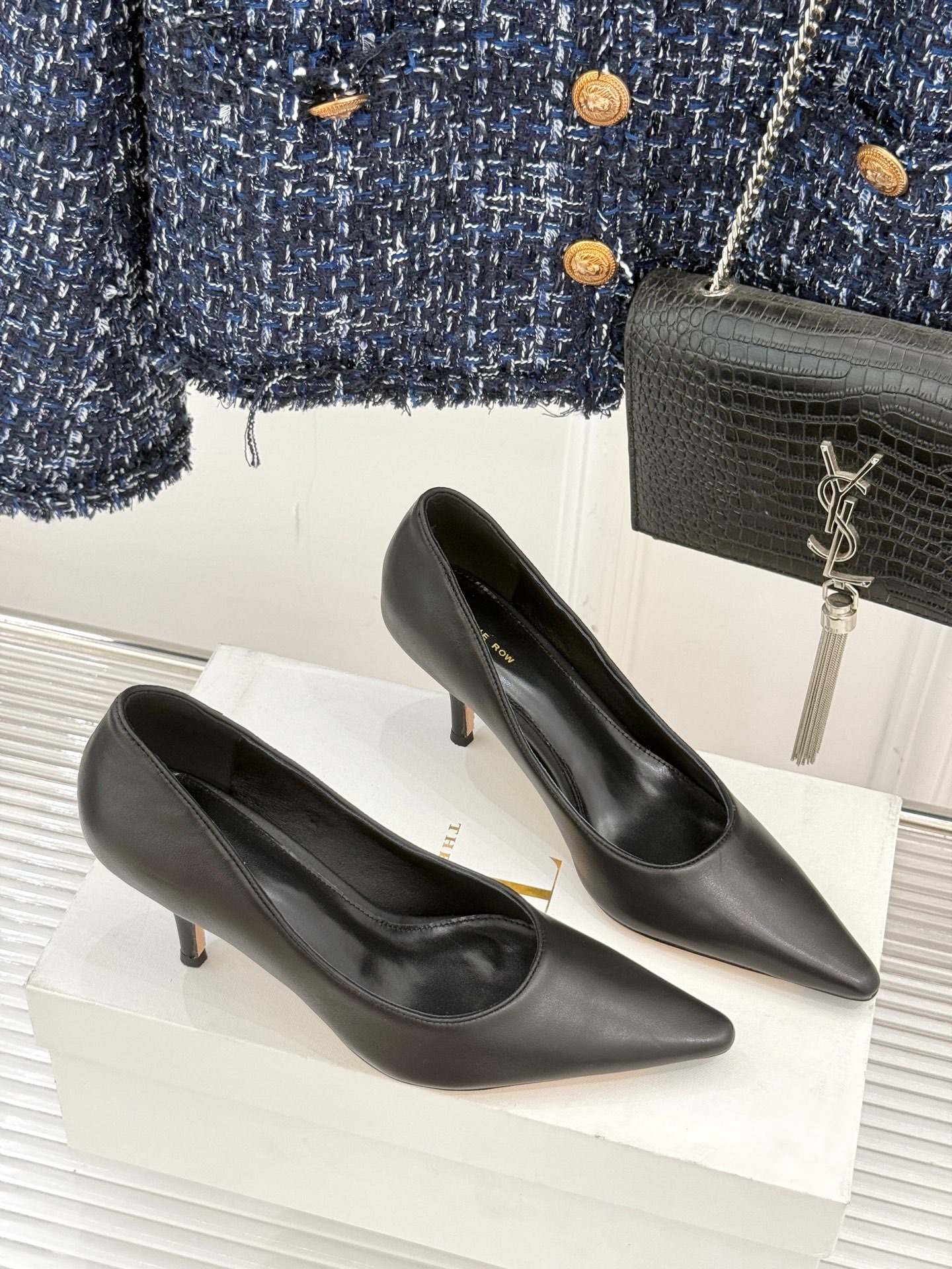 더*우 25WF 신상 스틸레토 단화 힐