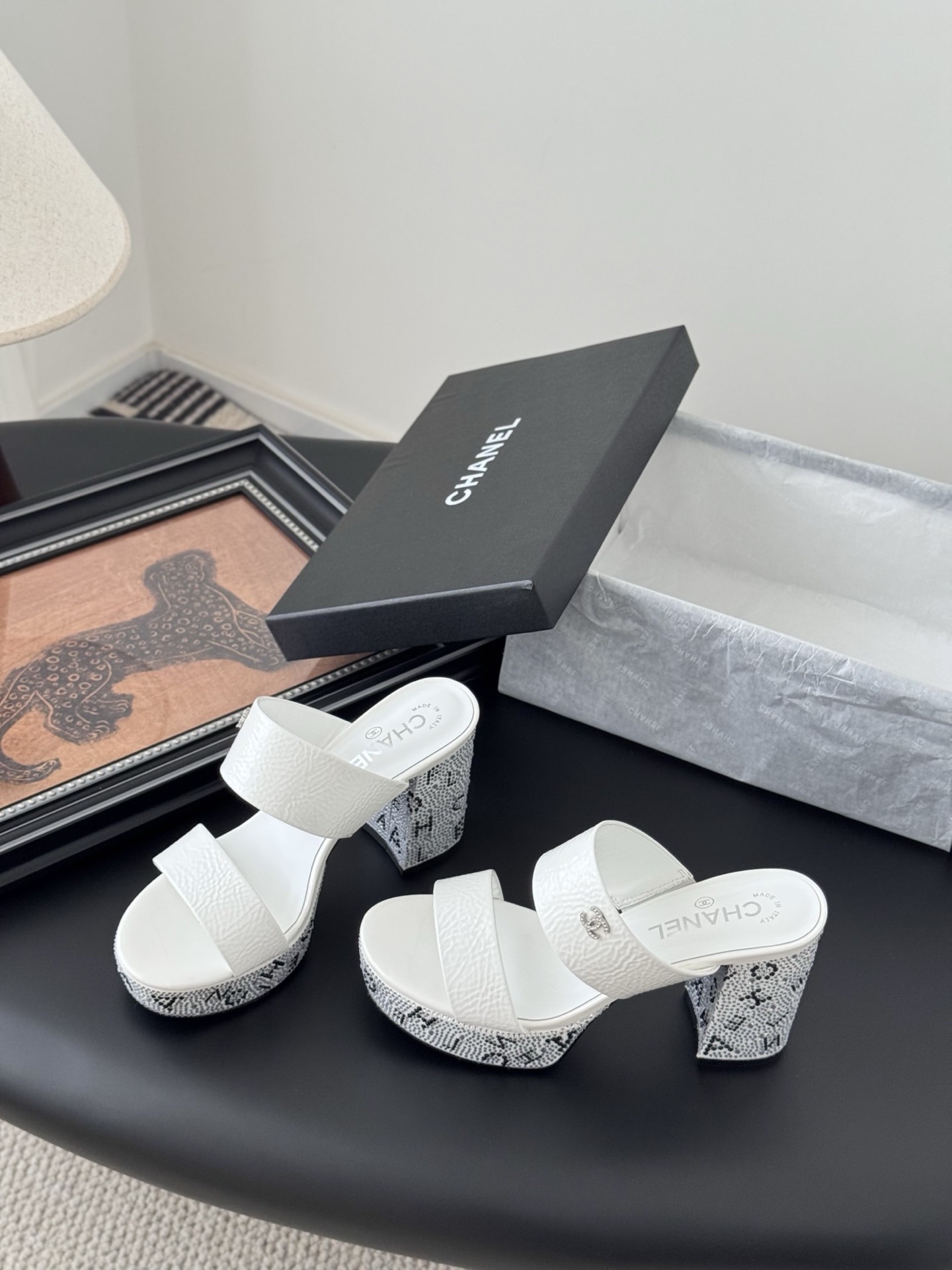 샤* 25K 핫픽스 양가죽 통굽 샌들