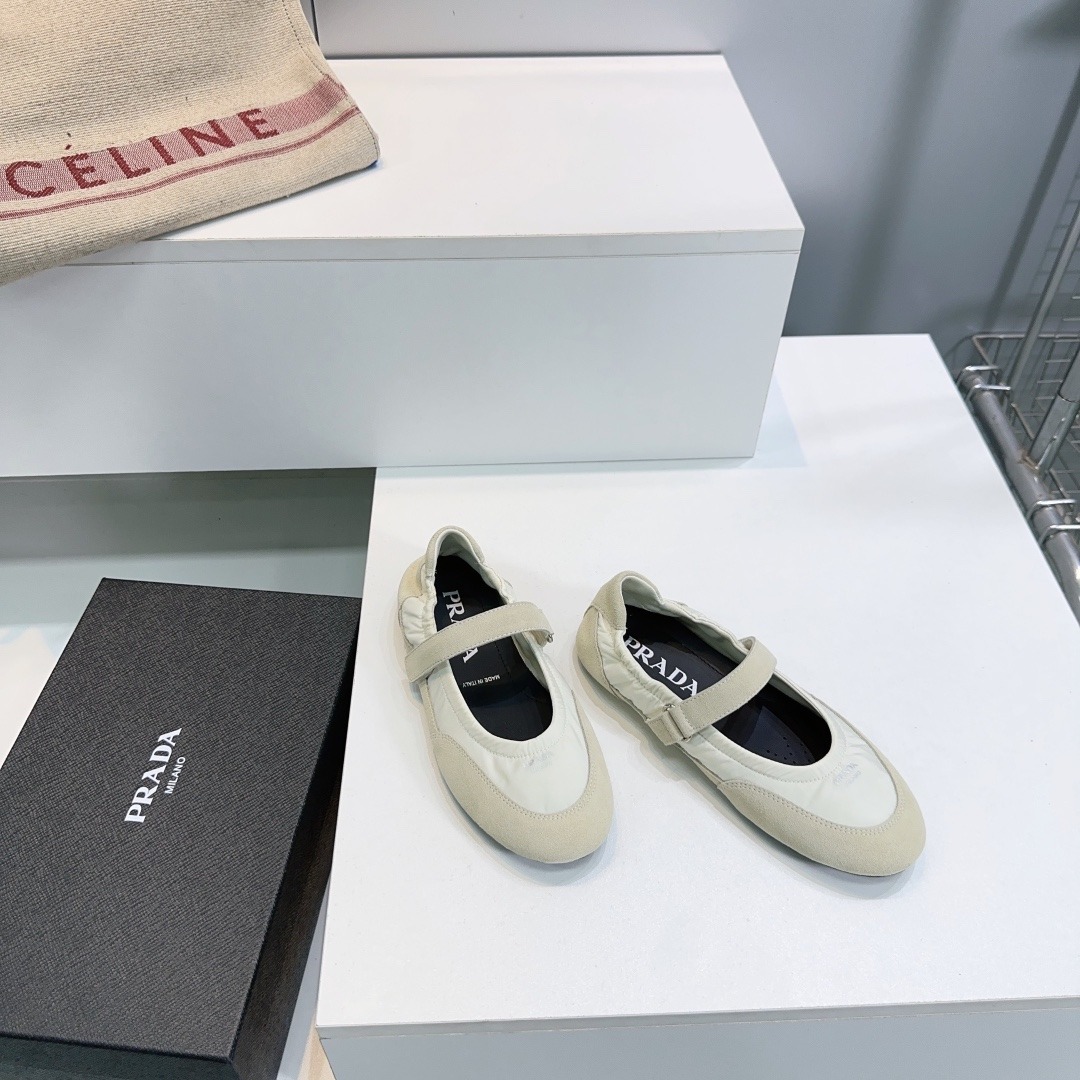 프*다 25 가을/겨울 신상 스트랩 드라이빙 슈즈