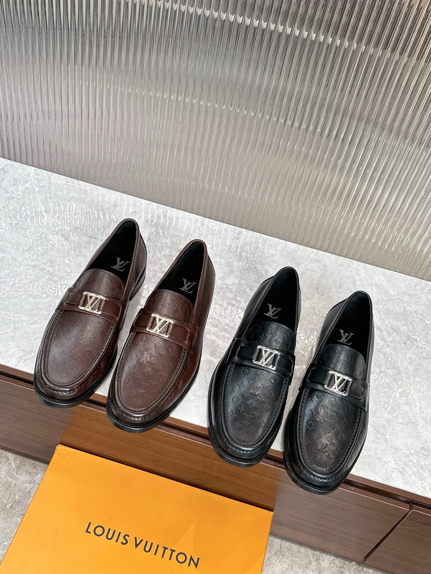 루*비통 오리지널 하이 퀄리티 클래식 로퍼