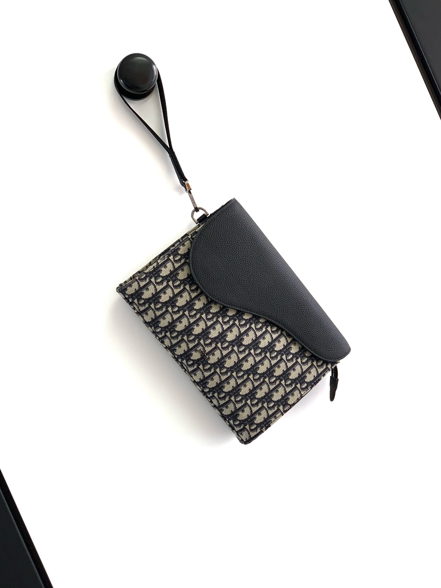 디올 트라이앵글 파우치